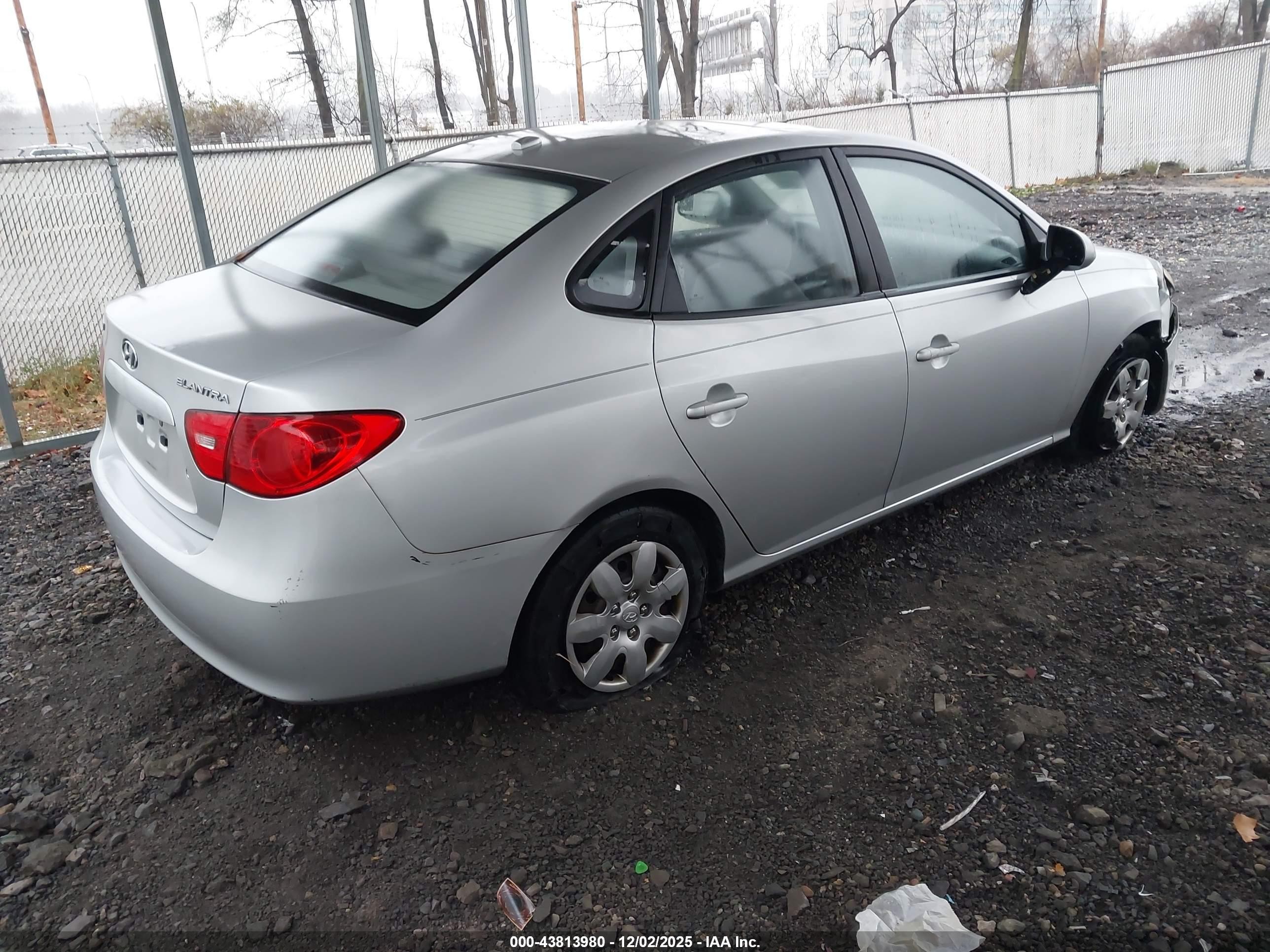 2007 Hyundai Elantra Gls/limited/se Серебряный vin: KMHDU46D97U217360
