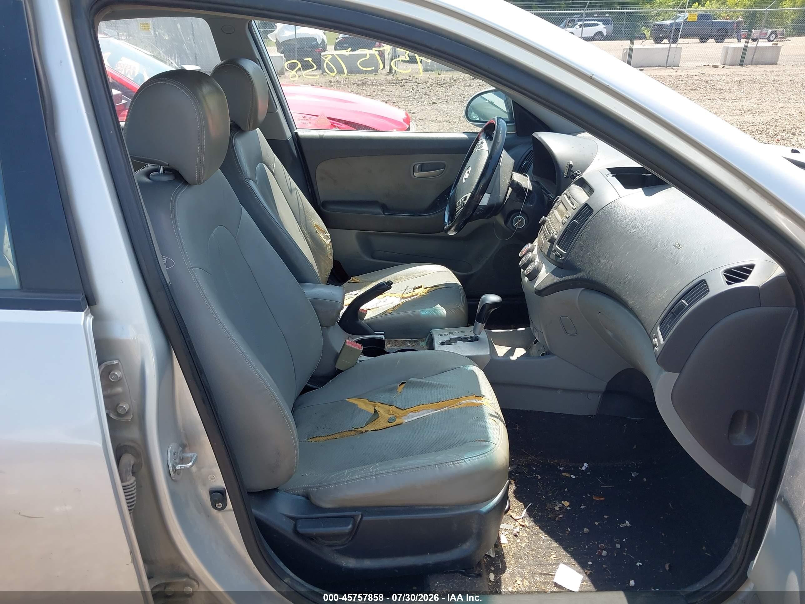 2008 Hyundai Elantra Gls/se Silver vin: KMHDU46D98U334471