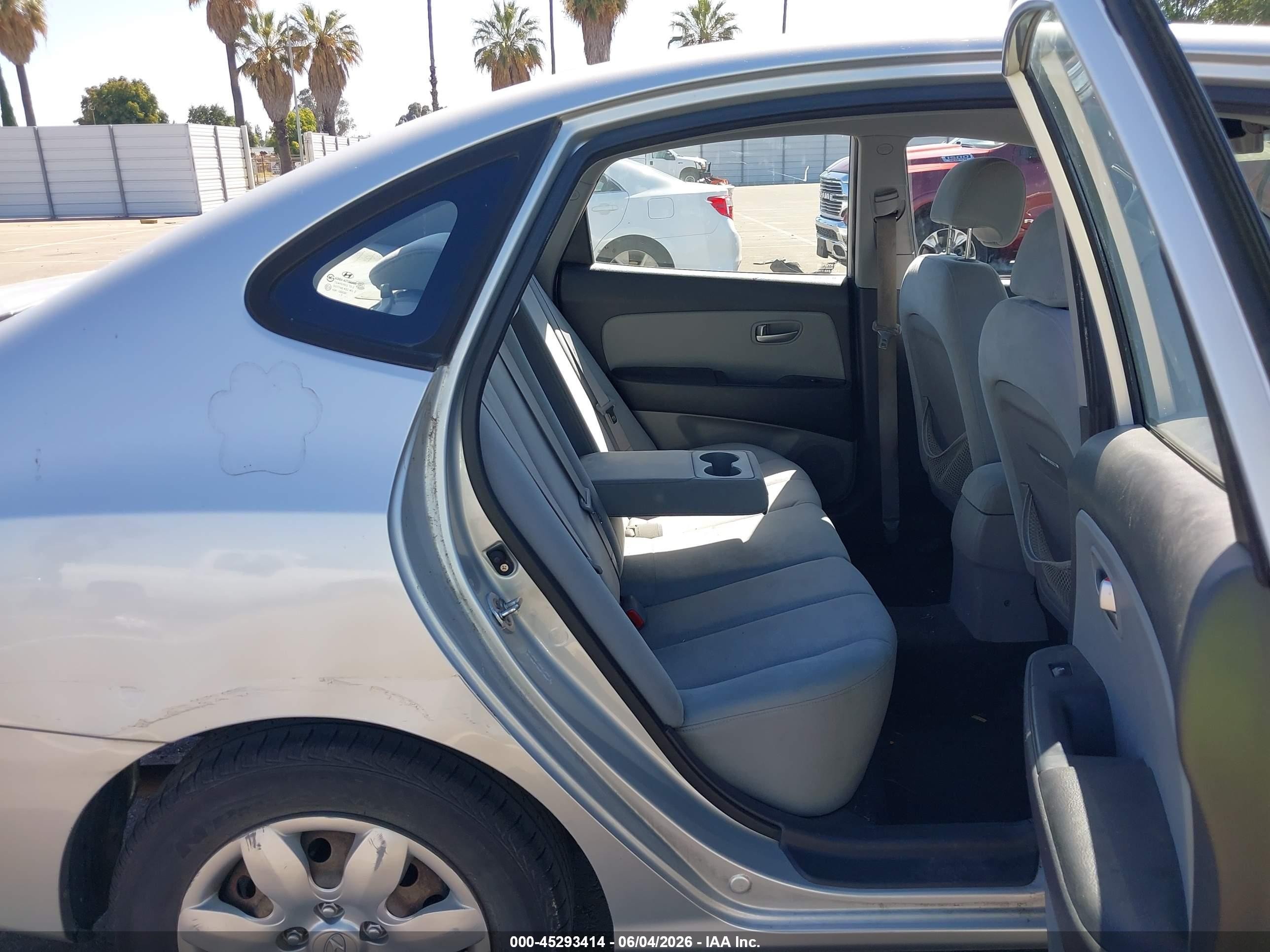 2008 Hyundai Elantra Gls/se Gray vin: KMHDU46D98U365431