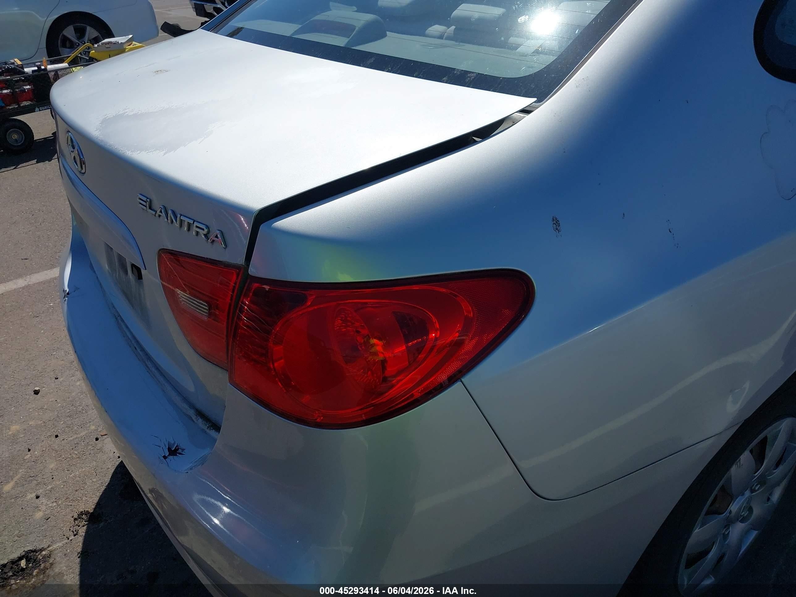 2008 Hyundai Elantra Gls/se Gray vin: KMHDU46D98U365431