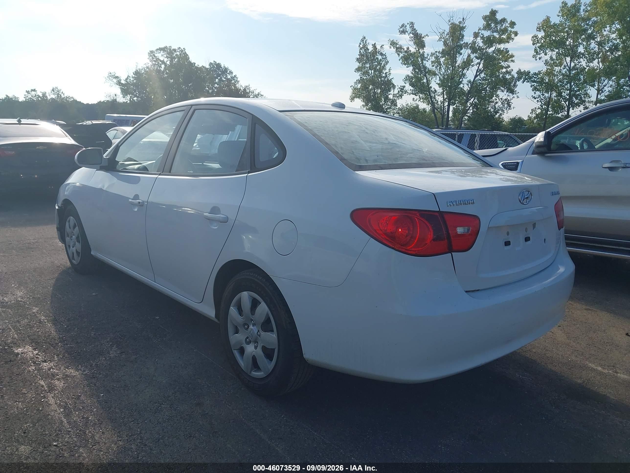 2008 Hyundai Elantra Gls/se Белый vin: KMHDU46D98U456926