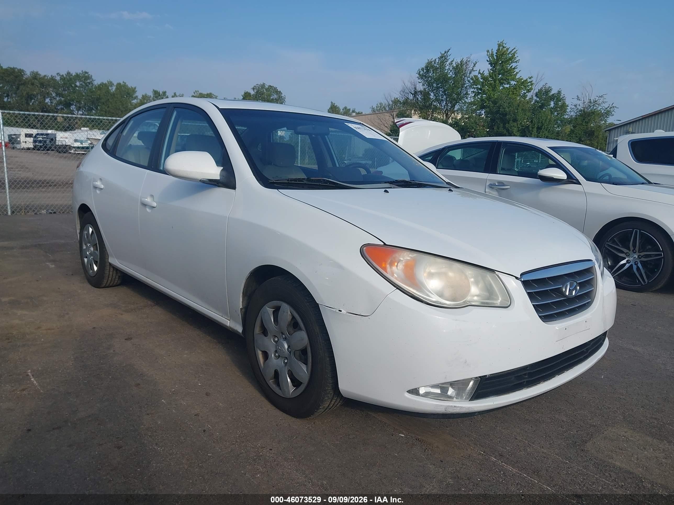 2008 Hyundai Elantra Gls/se White vin: KMHDU46D98U456926