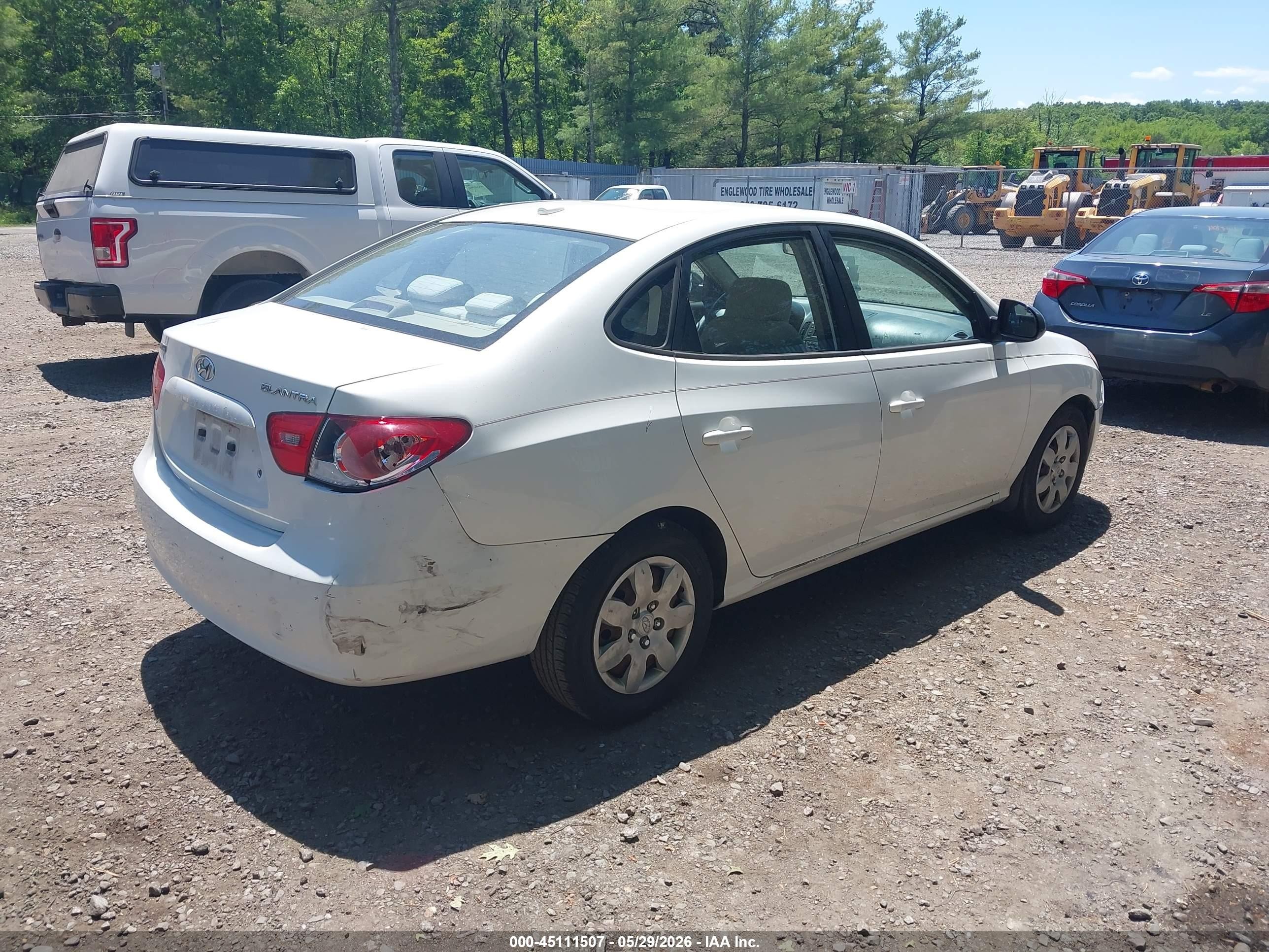 2008 Hyundai Elantra Gls/se White vin: KMHDU46D98U501220