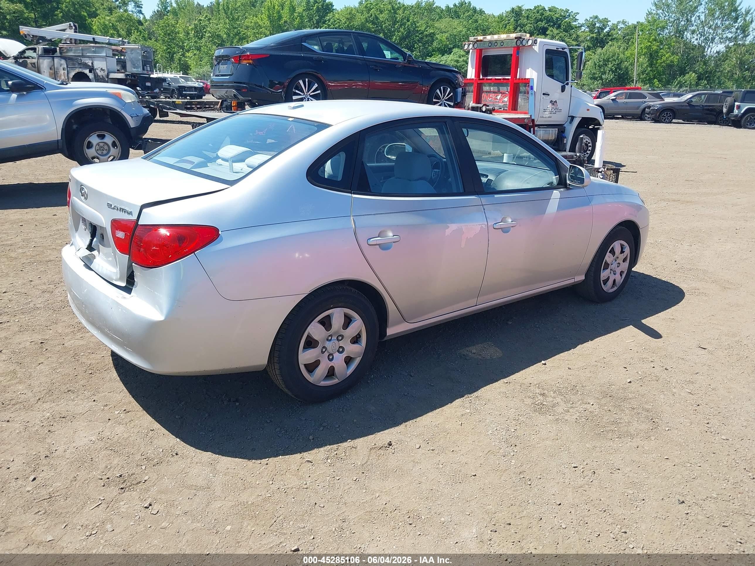 2008 Hyundai Elantra Gls/se Silver vin: KMHDU46D98U530202
