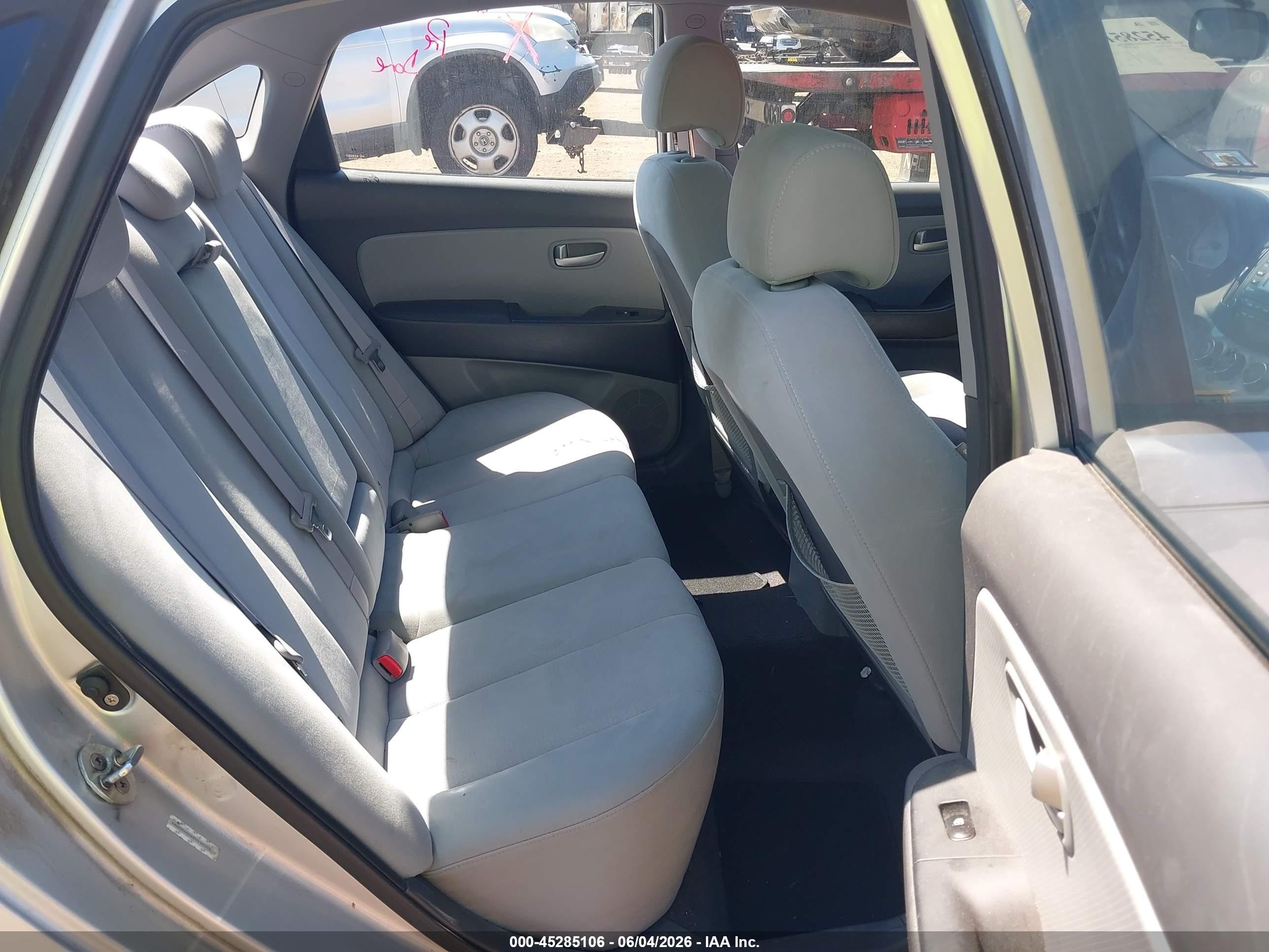 2008 Hyundai Elantra Gls/se Silver vin: KMHDU46D98U530202