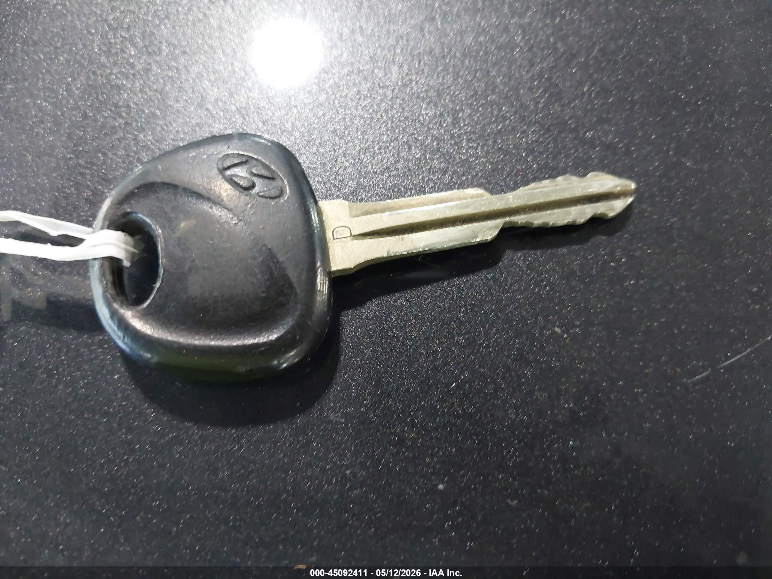 2009 Hyundai Elantra Gls Silver vin: KMHDU46D99U807643