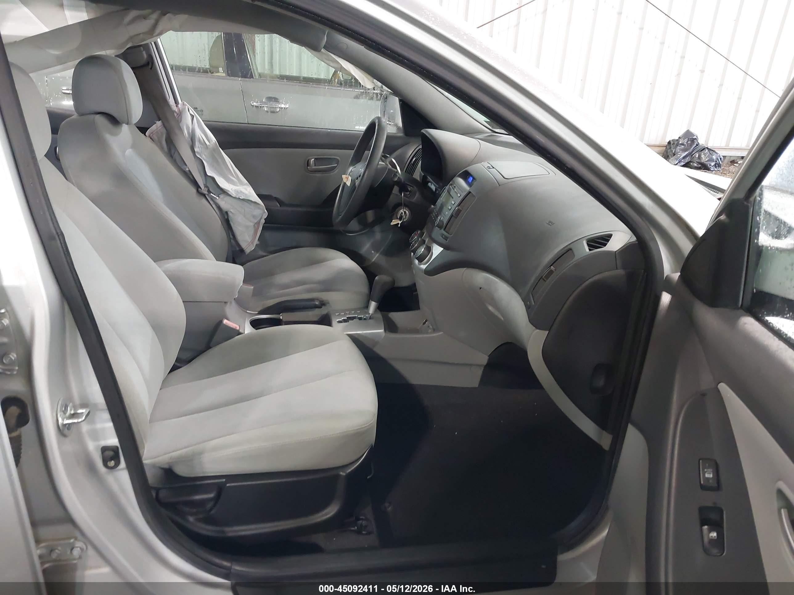 2009 Hyundai Elantra Gls Silver vin: KMHDU46D99U807643