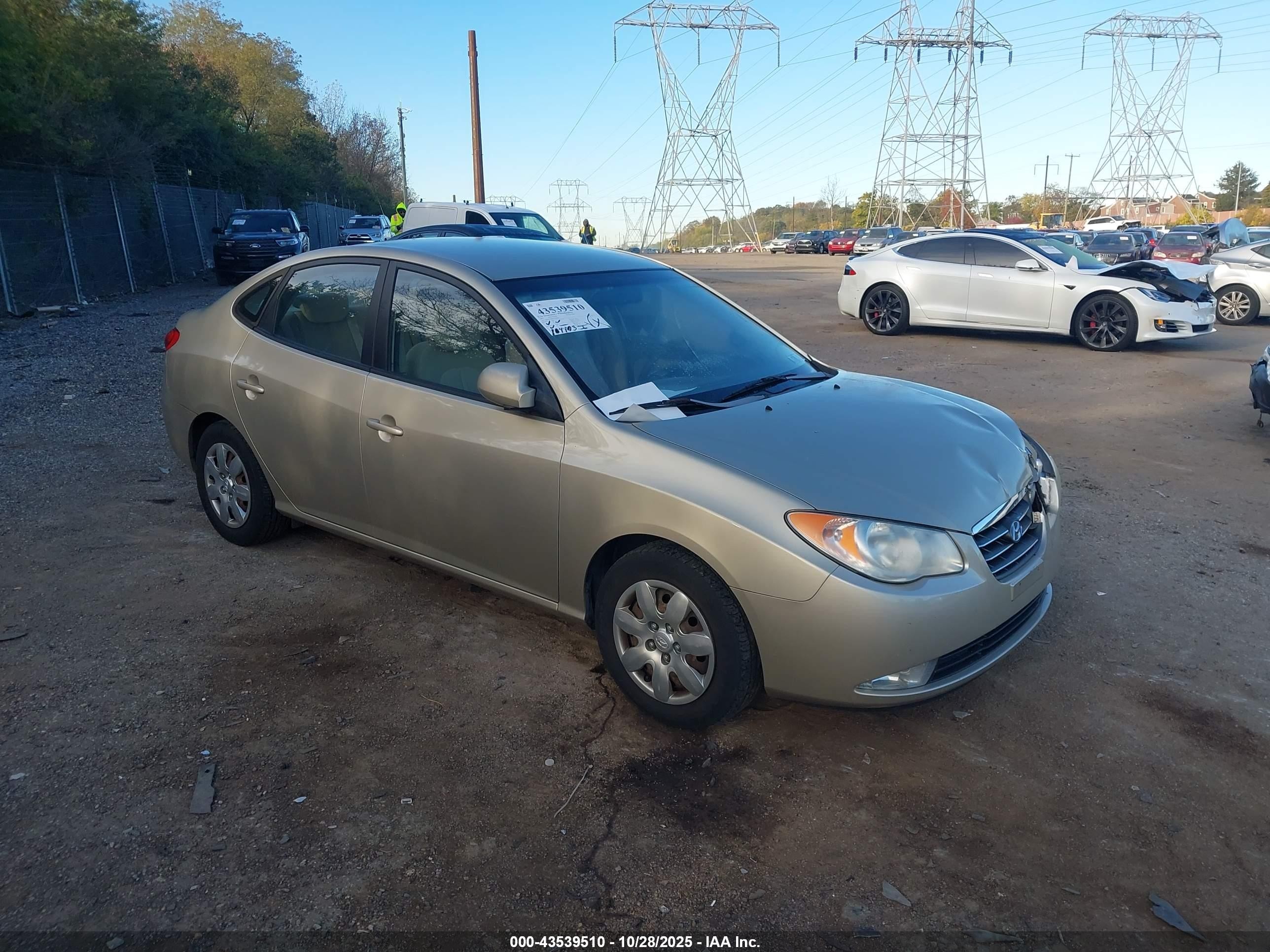 2007 Hyundai Elantra Gls/limited/se Золотой vin: KMHDU46DX7U088254