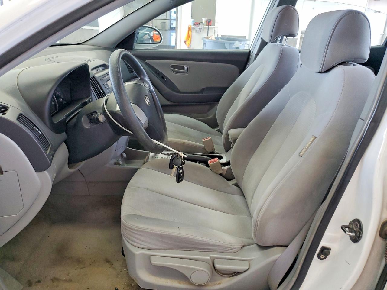 2007 Hyundai Elantra Gls White vin: KMHDU46DX7U132396