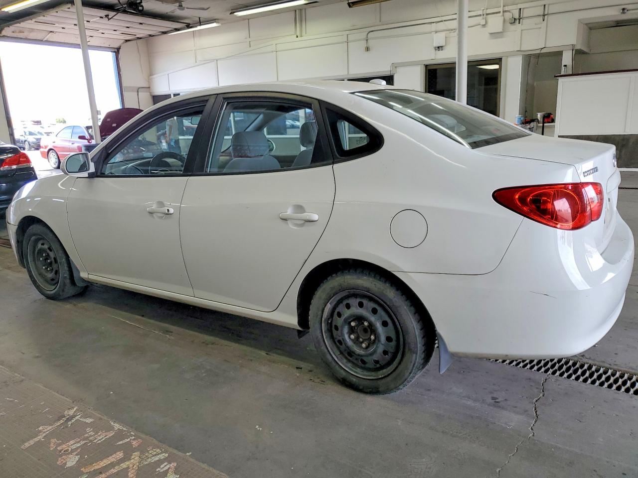 2007 Hyundai Elantra Gls White vin: KMHDU46DX7U132396