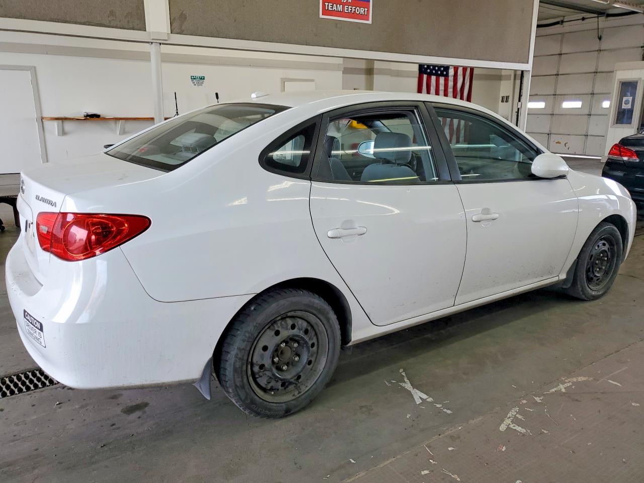 2007 Hyundai Elantra Gls White vin: KMHDU46DX7U132396
