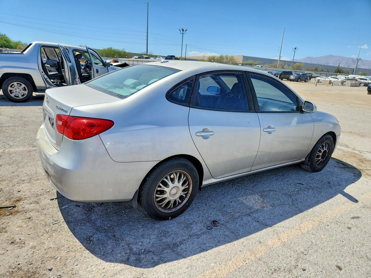 2007 Hyundai Elantra Gls Silver vin: KMHDU46DX7U220316