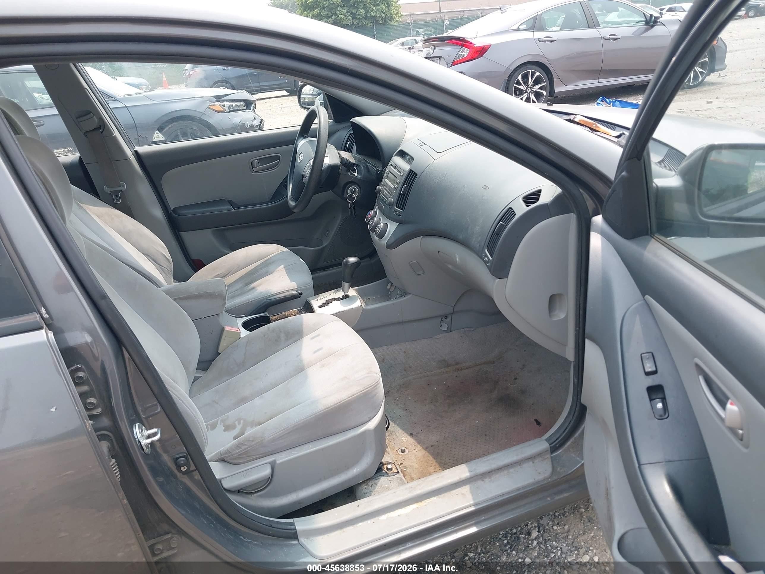2008 Hyundai Elantra Gls/se Gray vin: KMHDU46DX8U284650