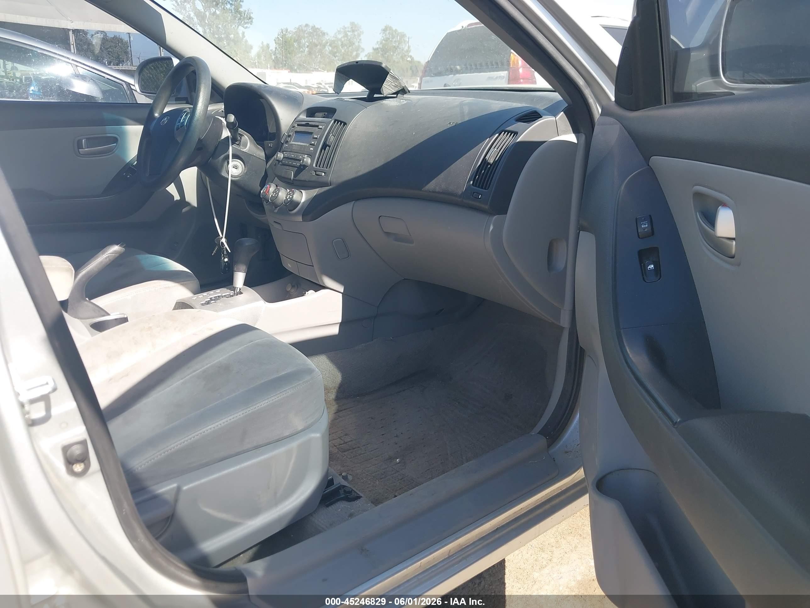2008 Hyundai Elantra Gls/se Silver vin: KMHDU46DX8U296586