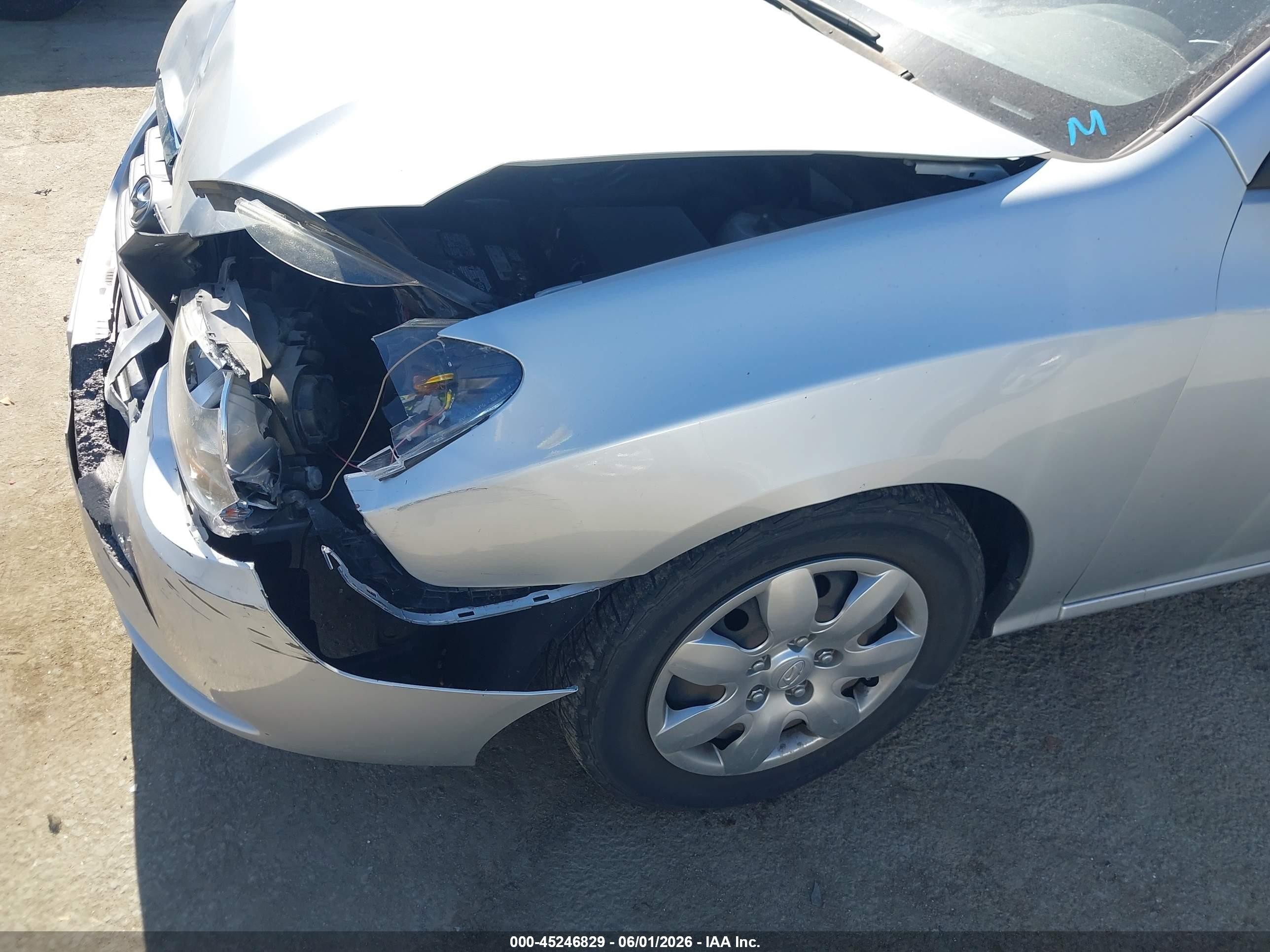 2008 Hyundai Elantra Gls/se Silver vin: KMHDU46DX8U296586