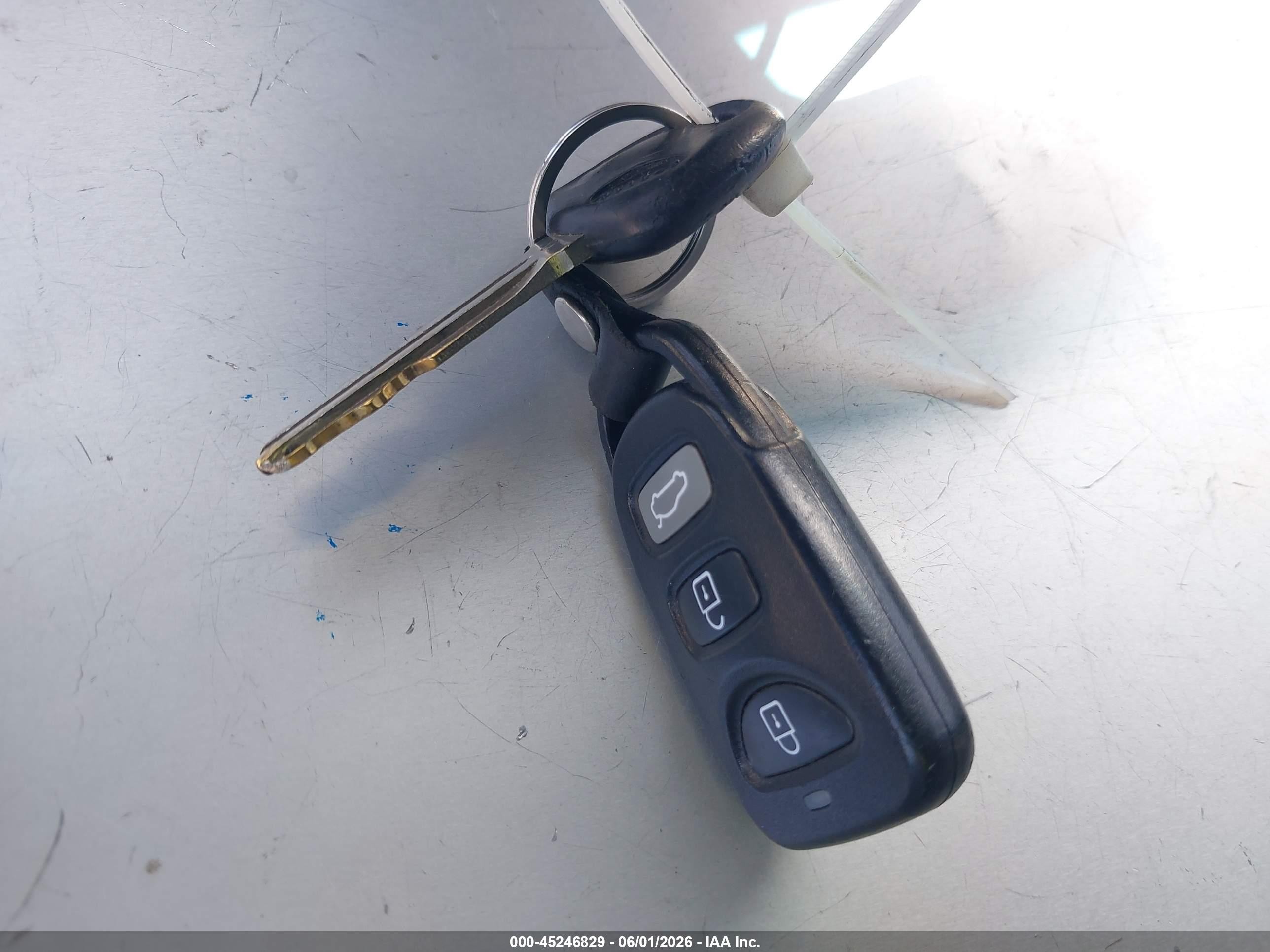 2008 Hyundai Elantra Gls/se Silver vin: KMHDU46DX8U296586