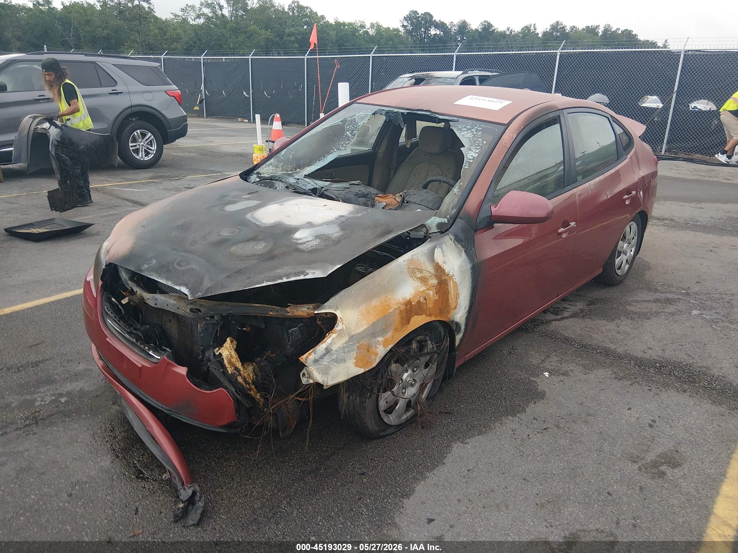2008 Hyundai Elantra Gls/se Red vin: KMHDU46DX8U312897