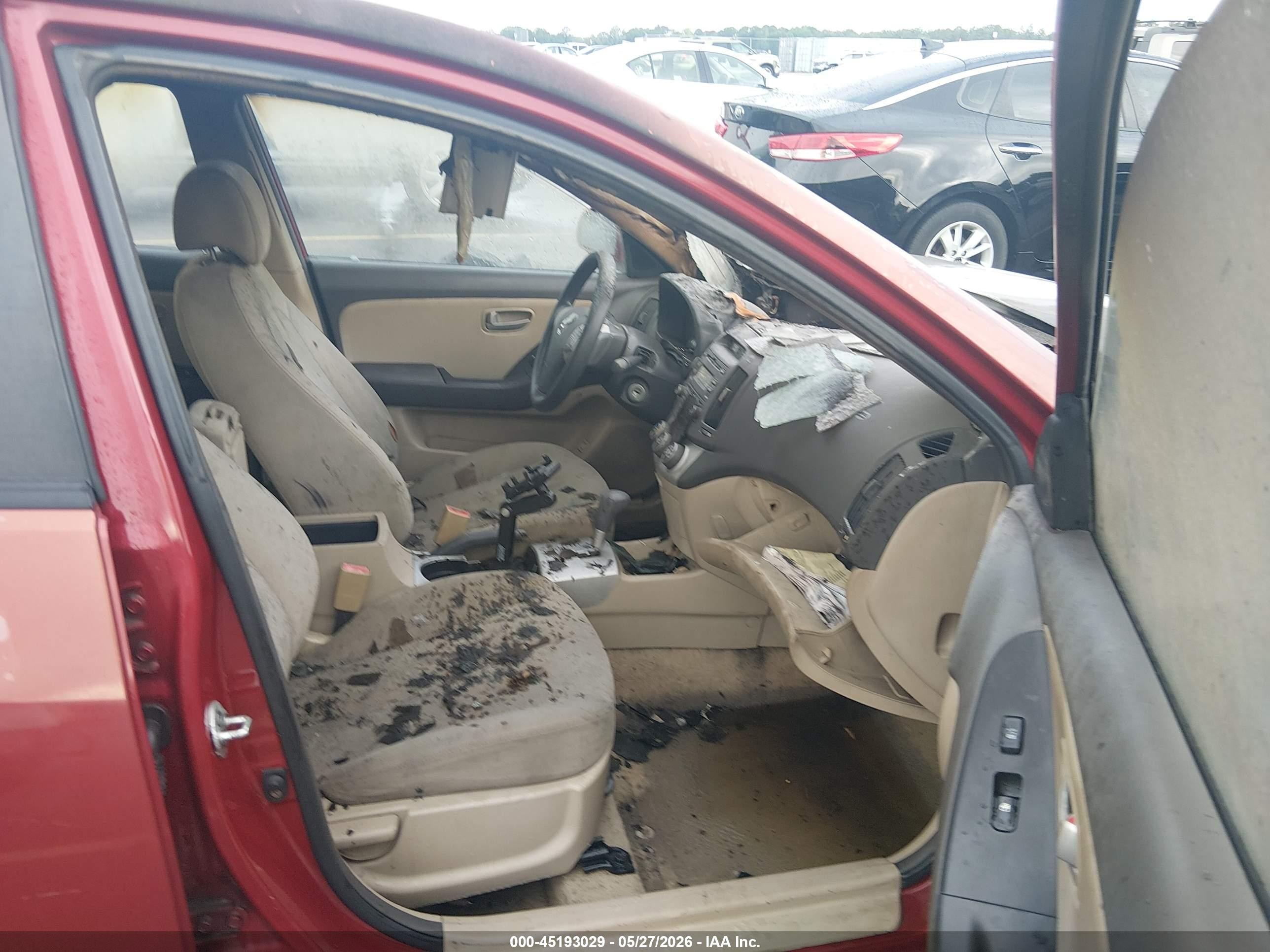 2008 Hyundai Elantra Gls/se Red vin: KMHDU46DX8U312897