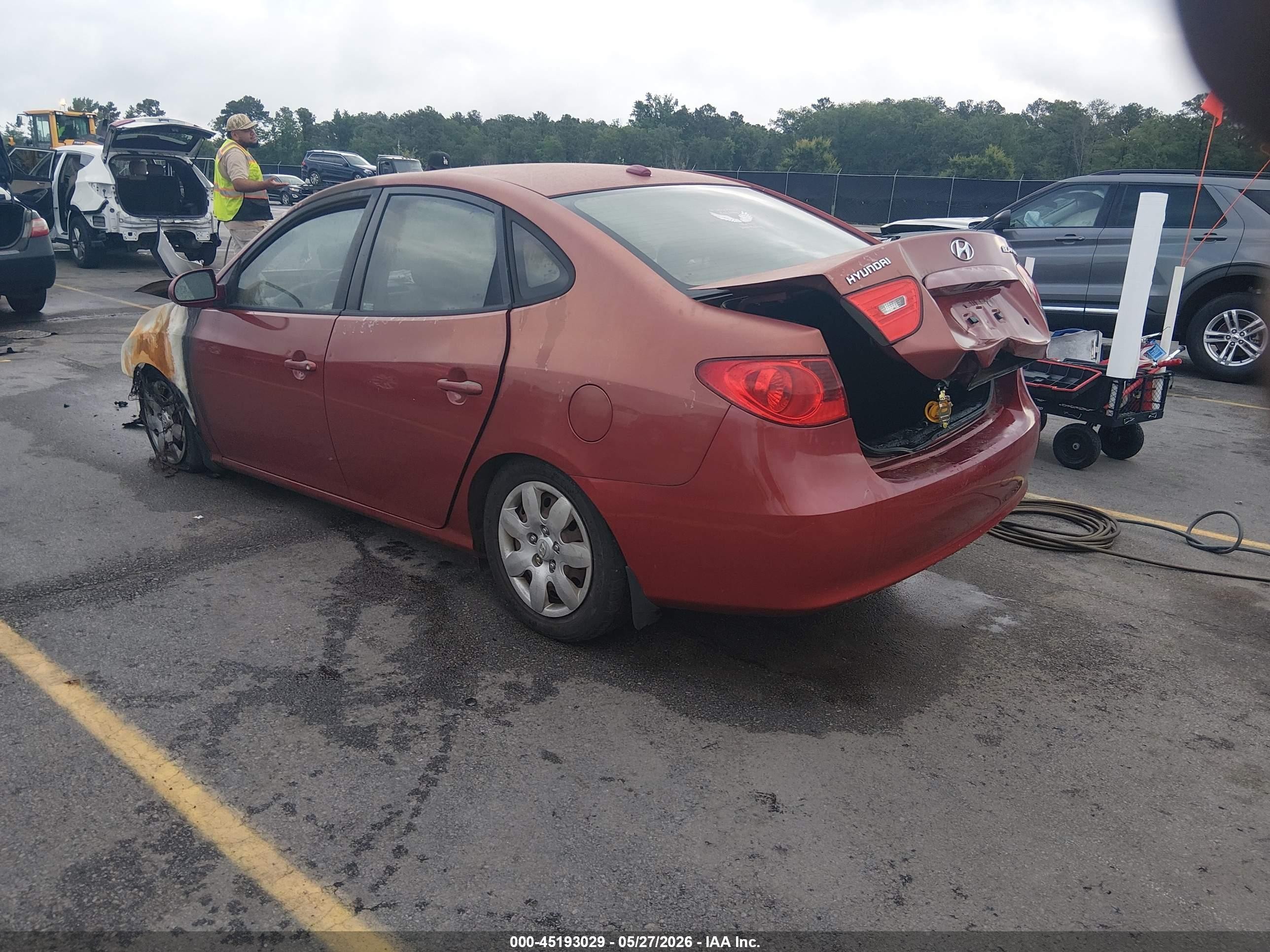 2008 Hyundai Elantra Gls/se Red vin: KMHDU46DX8U312897