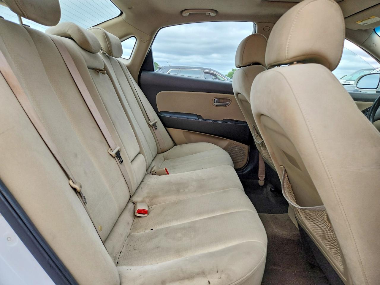 2008 Hyundai Elantra Gls White vin: KMHDU46DX8U463075