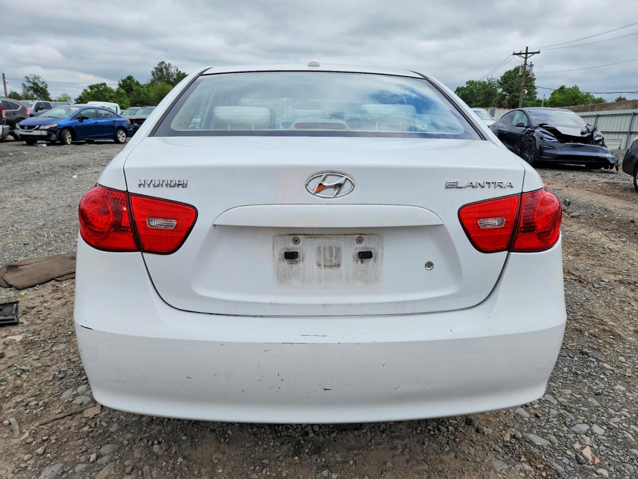 2008 Hyundai Elantra Gls White vin: KMHDU46DX8U463075