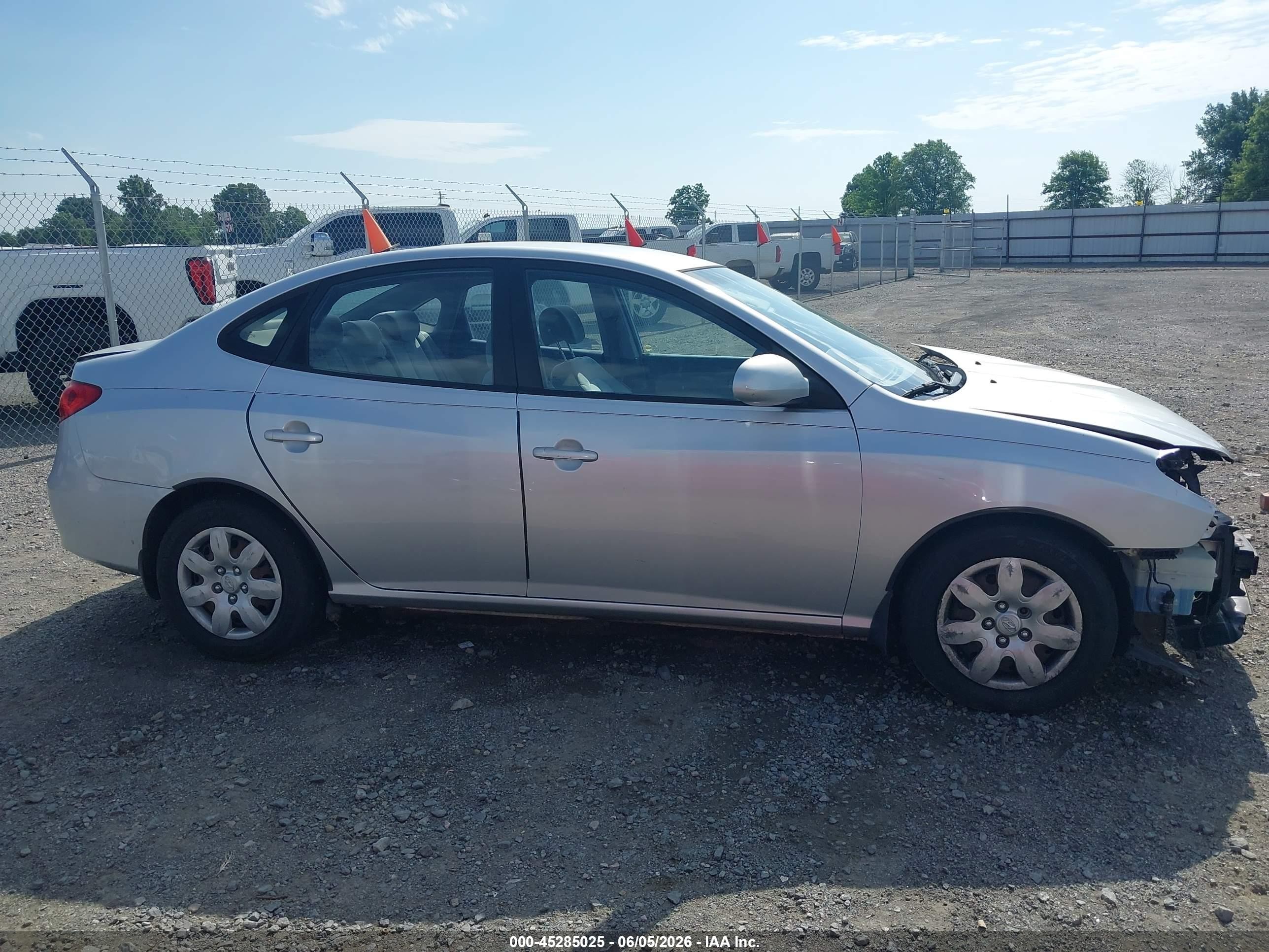 2008 Hyundai Elantra Gls/se Silver vin: KMHDU46DX8U499669