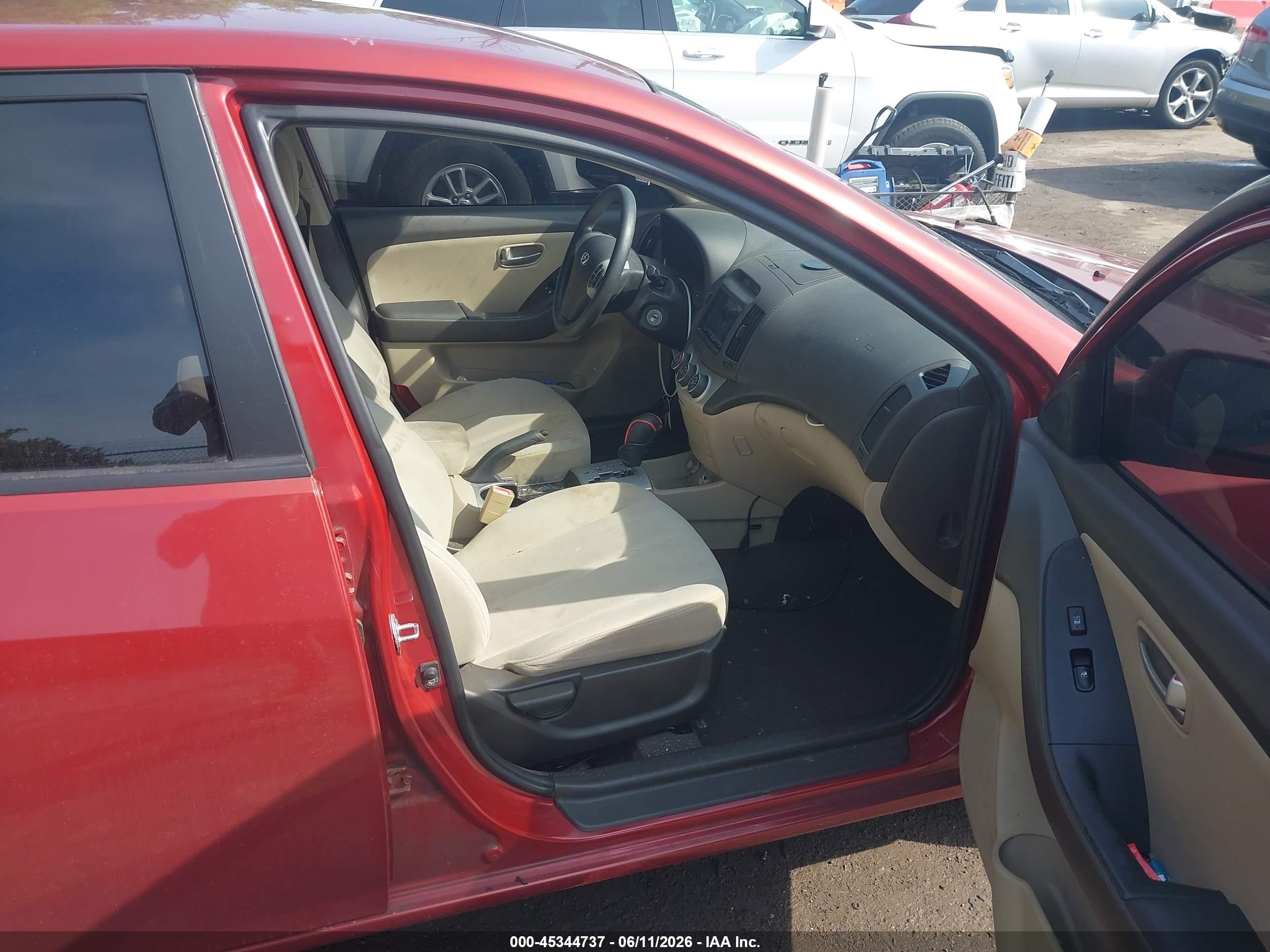 2008 Hyundai Elantra Gls/se Red vin: KMHDU46DX8U516924