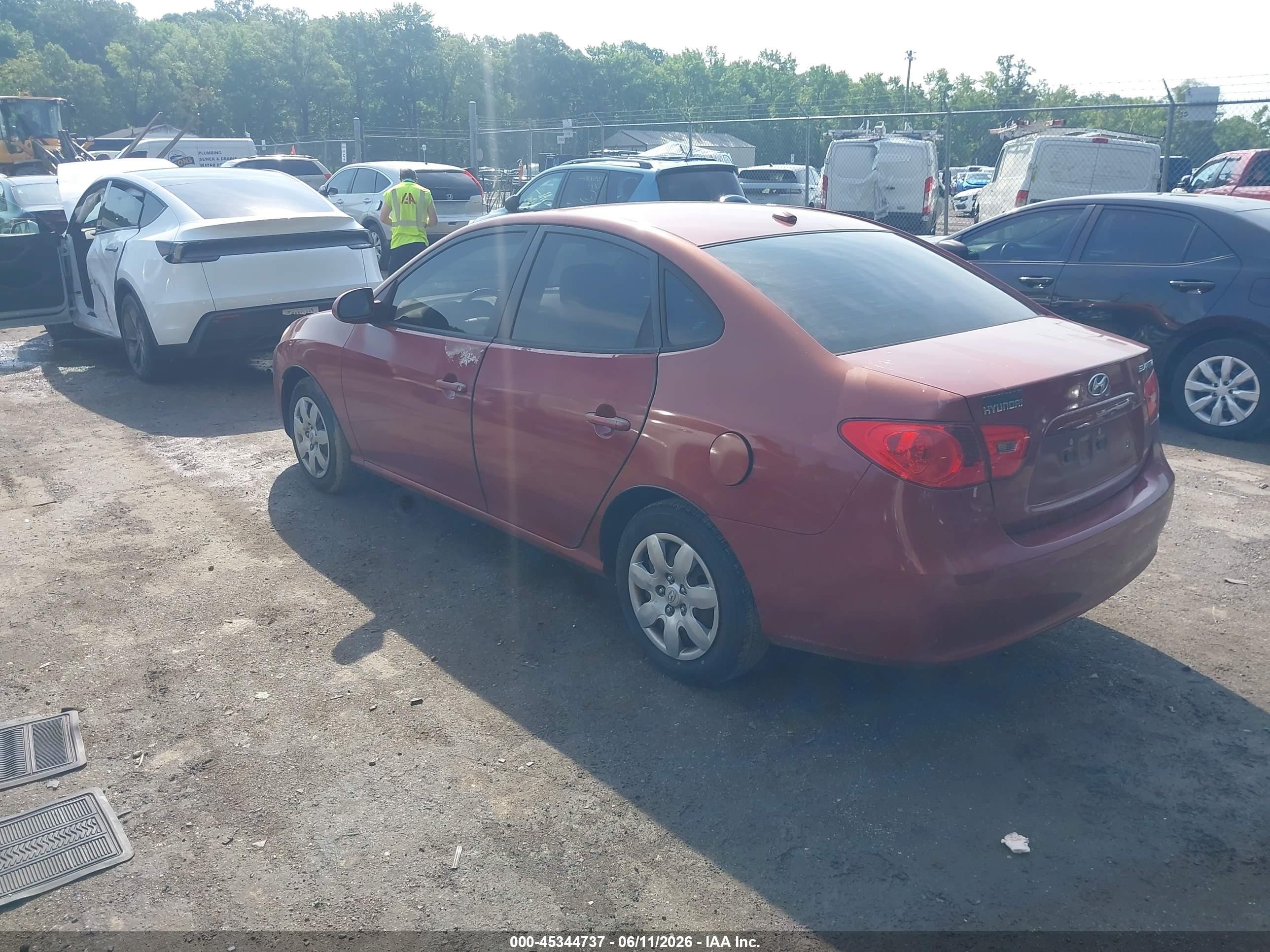 2008 Hyundai Elantra Gls/se Red vin: KMHDU46DX8U516924