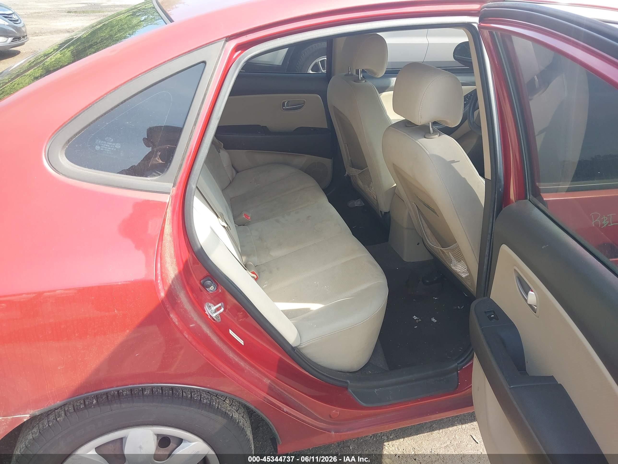 2008 Hyundai Elantra Gls/se Red vin: KMHDU46DX8U516924