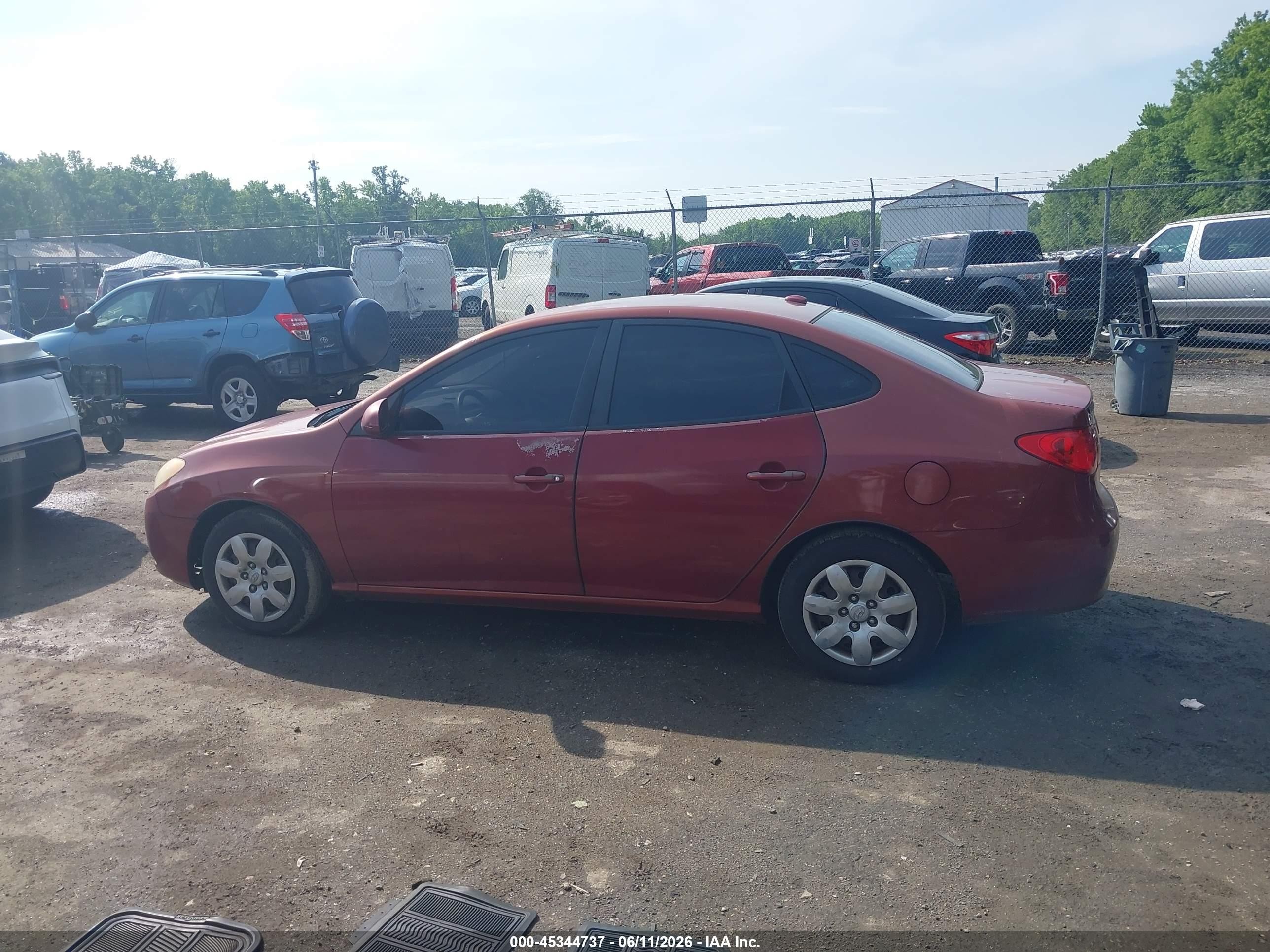 2008 Hyundai Elantra Gls/se Red vin: KMHDU46DX8U516924