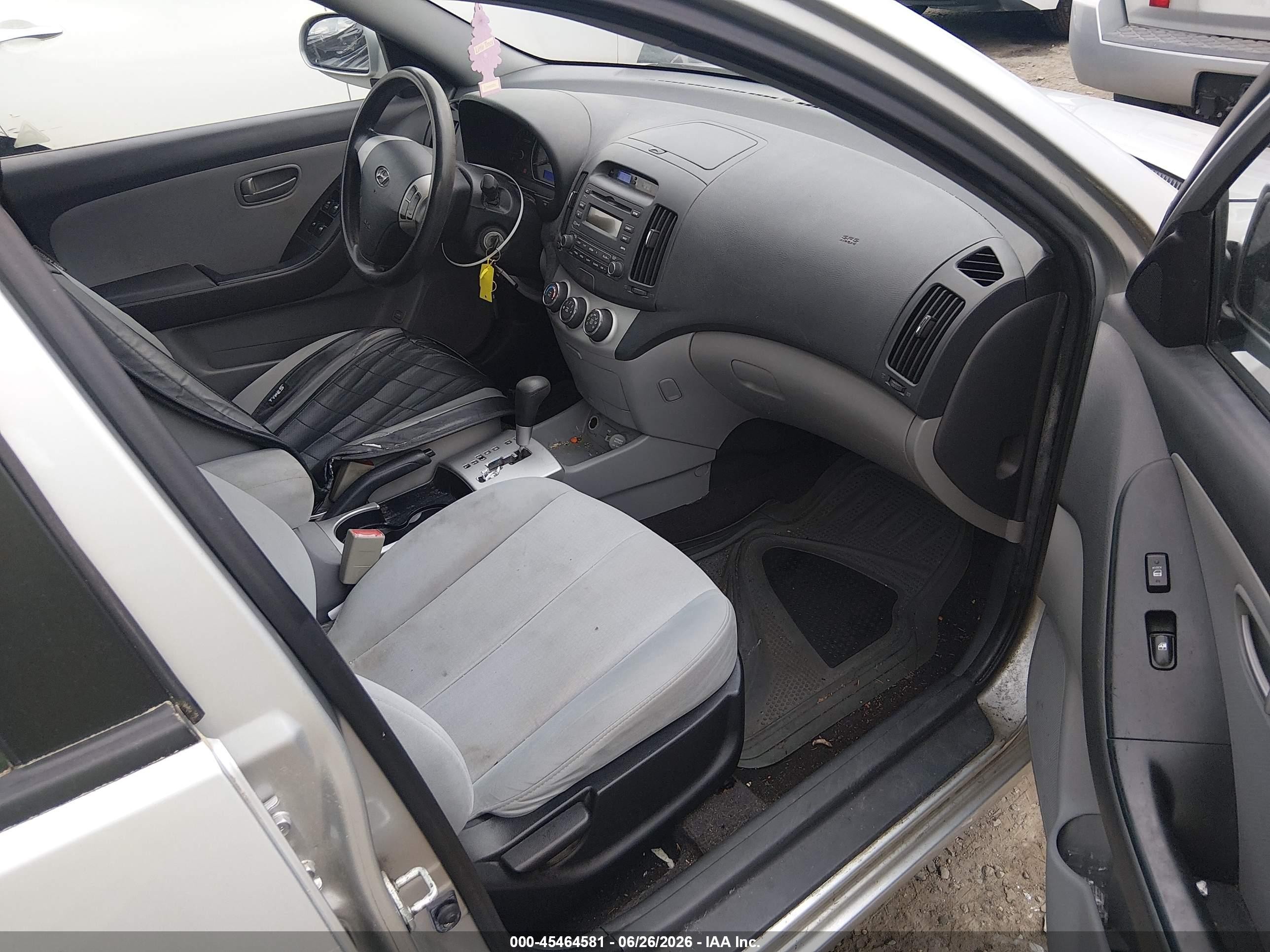 2008 Hyundai Elantra Gls/se Silver vin: KMHDU46DX8U543797
