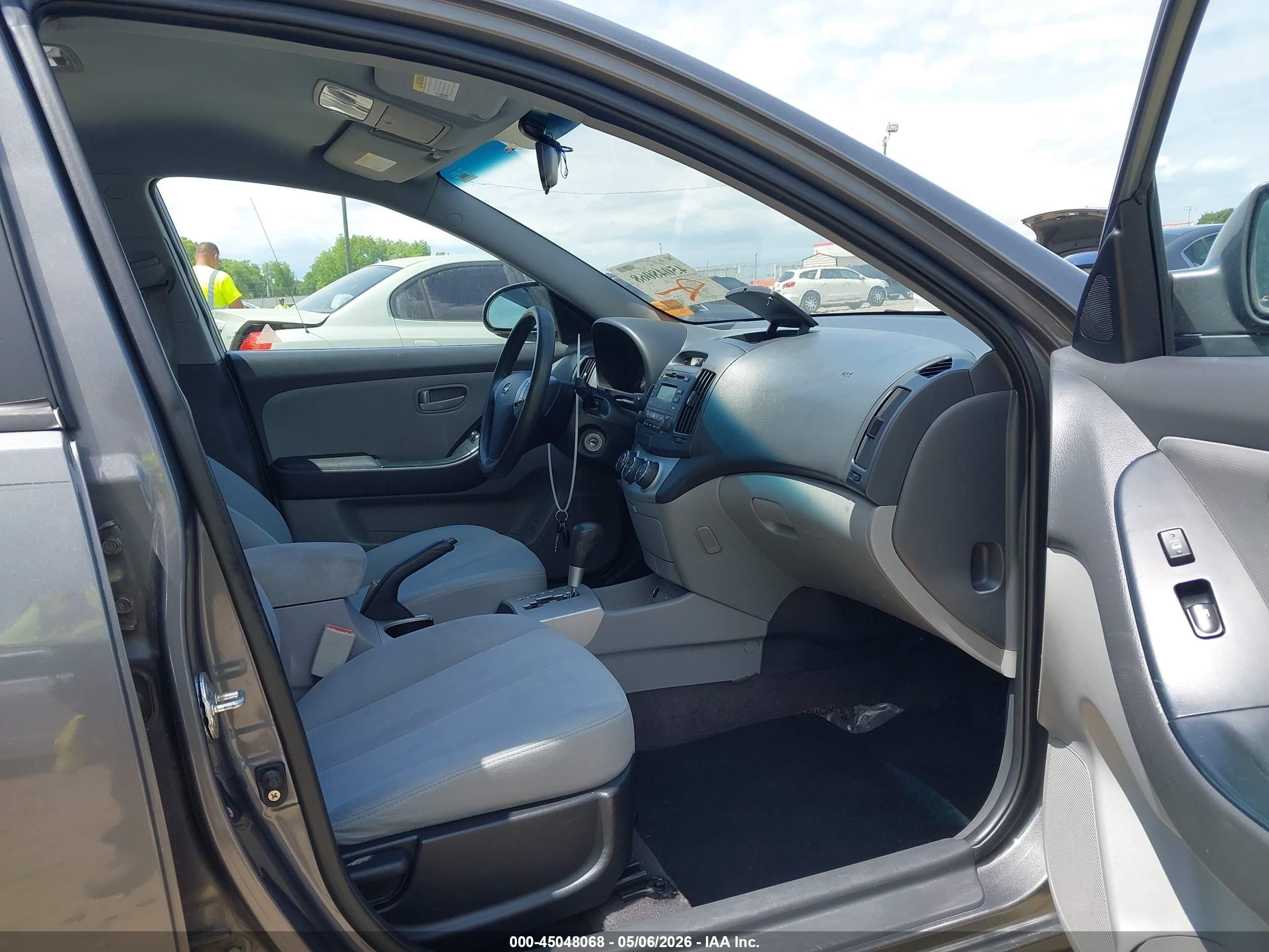 2008 Hyundai Elantra Gls/se Gray vin: KMHDU46DX8U555870