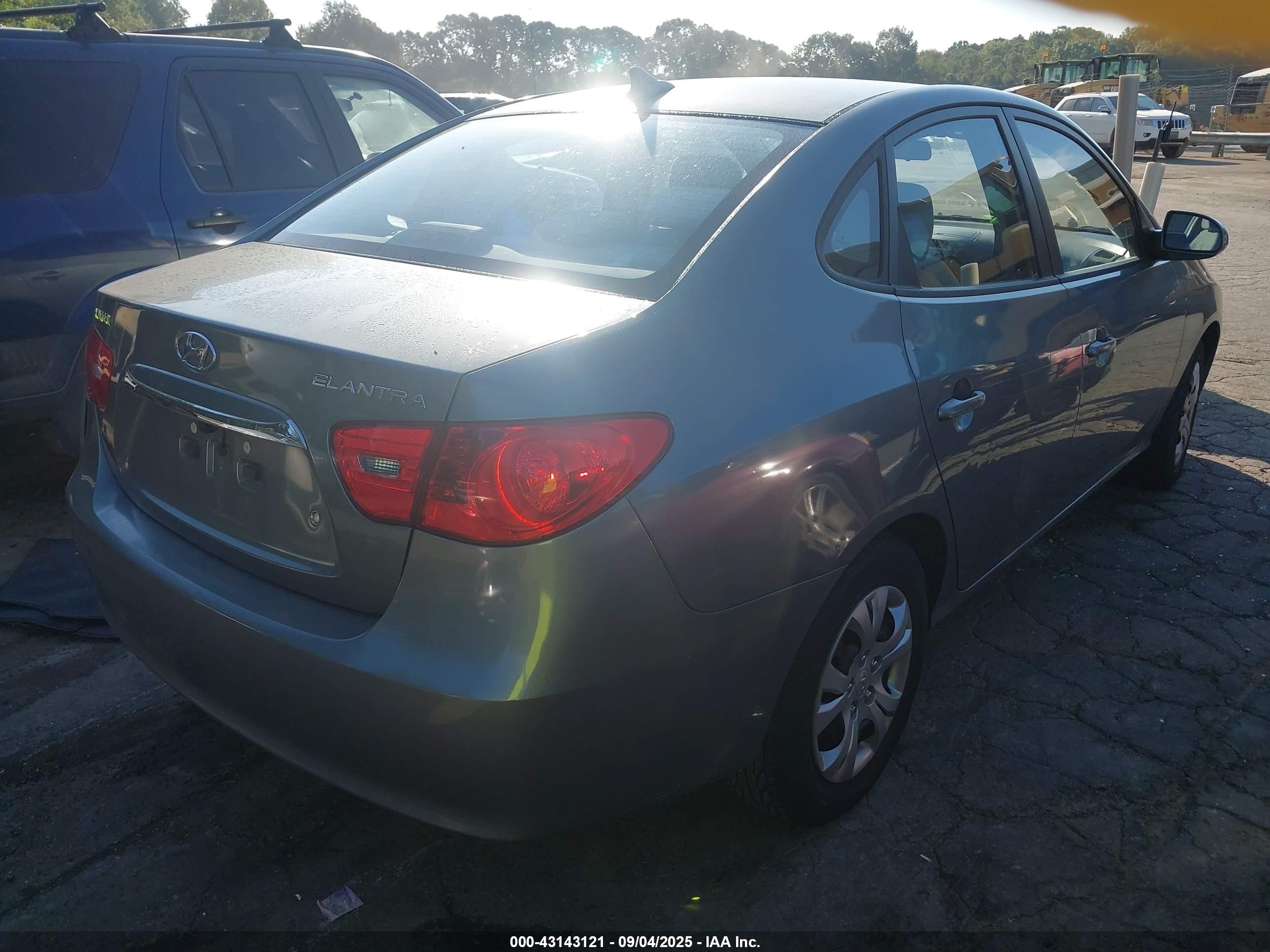 2010 Hyundai Elantra Gls Silver vin: KMHDU4AD0AU024397