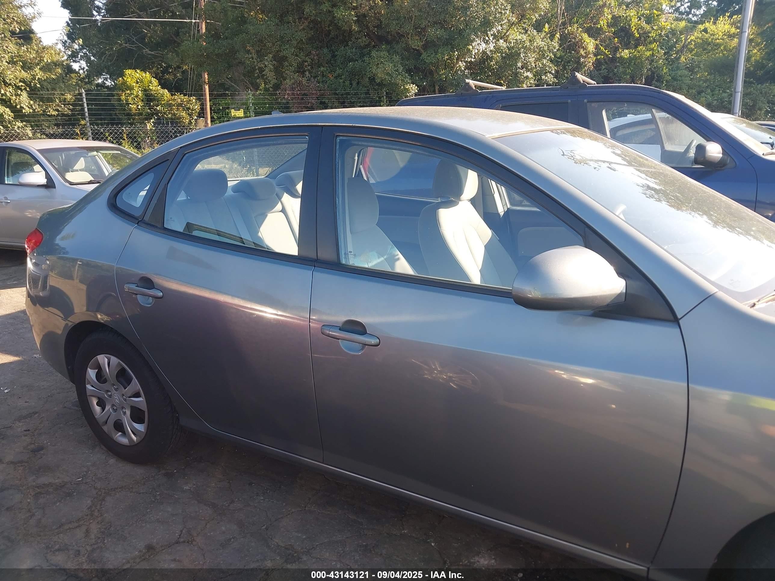 2010 Hyundai Elantra Gls Silver vin: KMHDU4AD0AU024397
