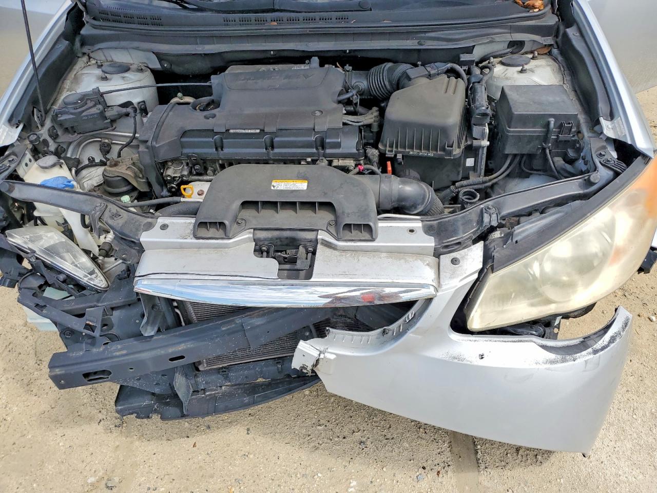 2010 Hyundai Elantra Gls Silver vin: KMHDU4AD0AU856032