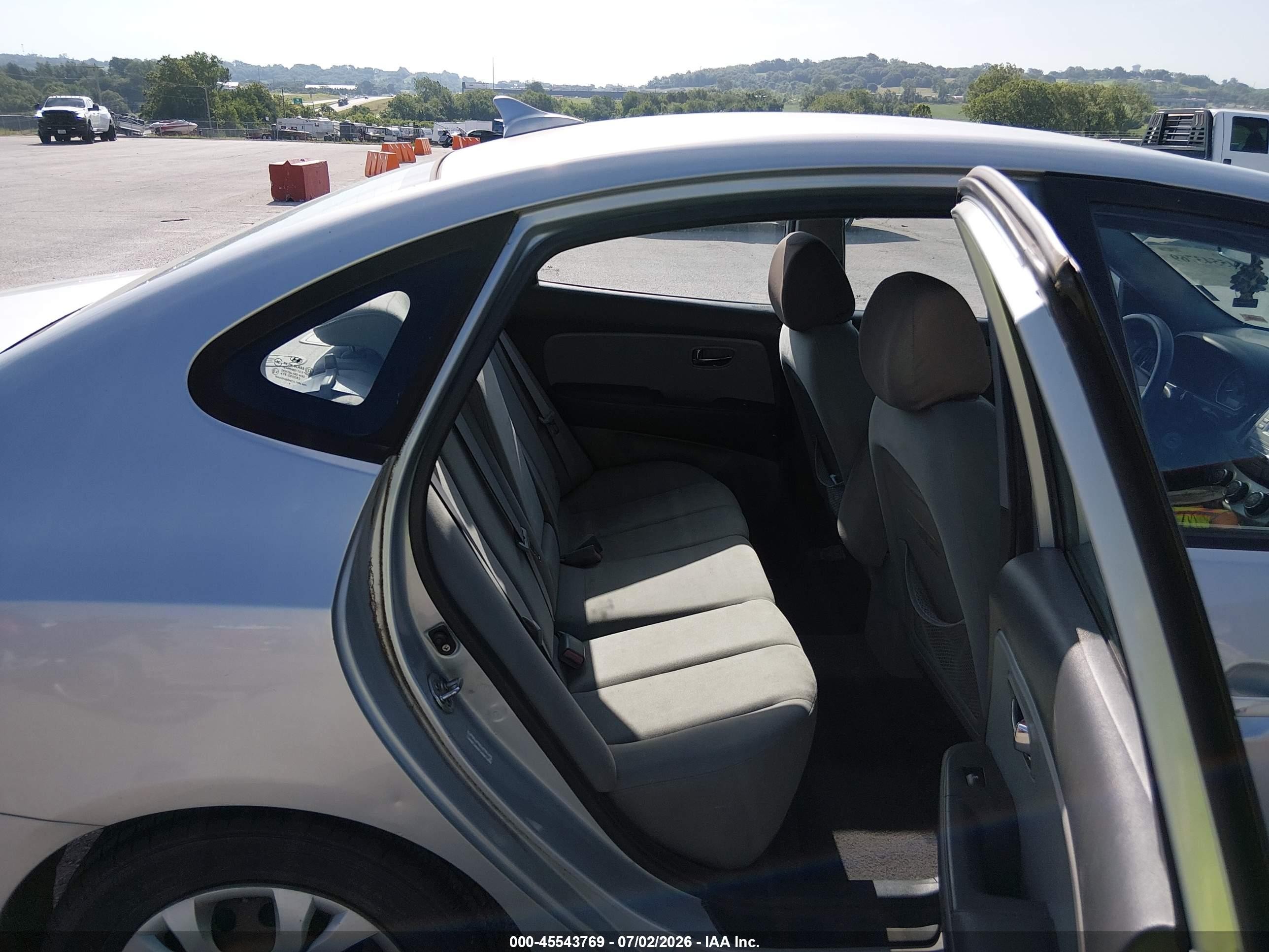 2010 Hyundai Elantra Gls Silver vin: KMHDU4AD0AU964599