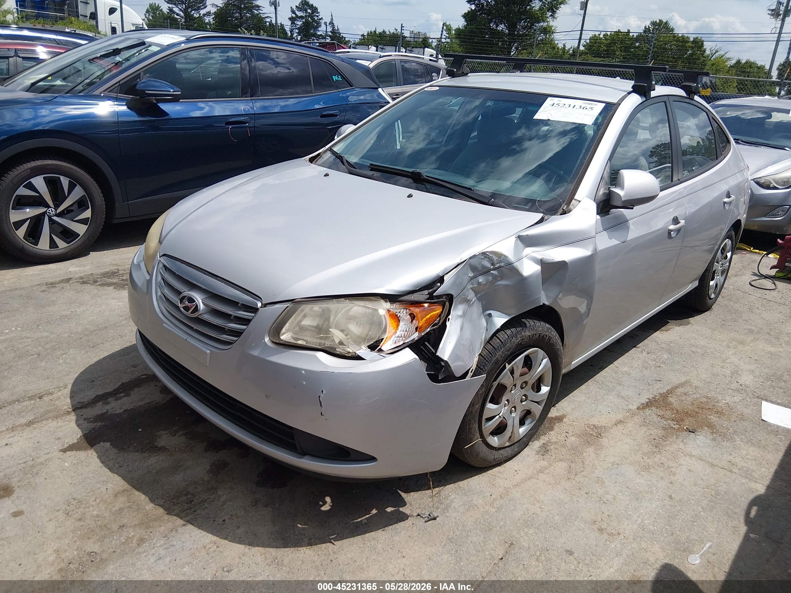 2010 Hyundai Elantra   Gray vin: KMHDU4AD1AU832029