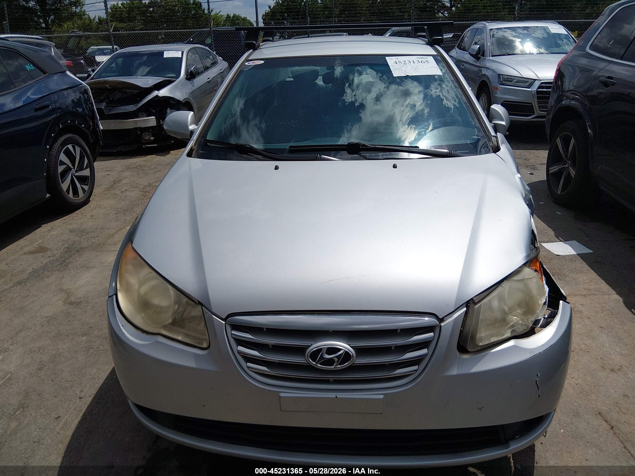 2010 Hyundai Elantra   Gray vin: KMHDU4AD1AU832029
