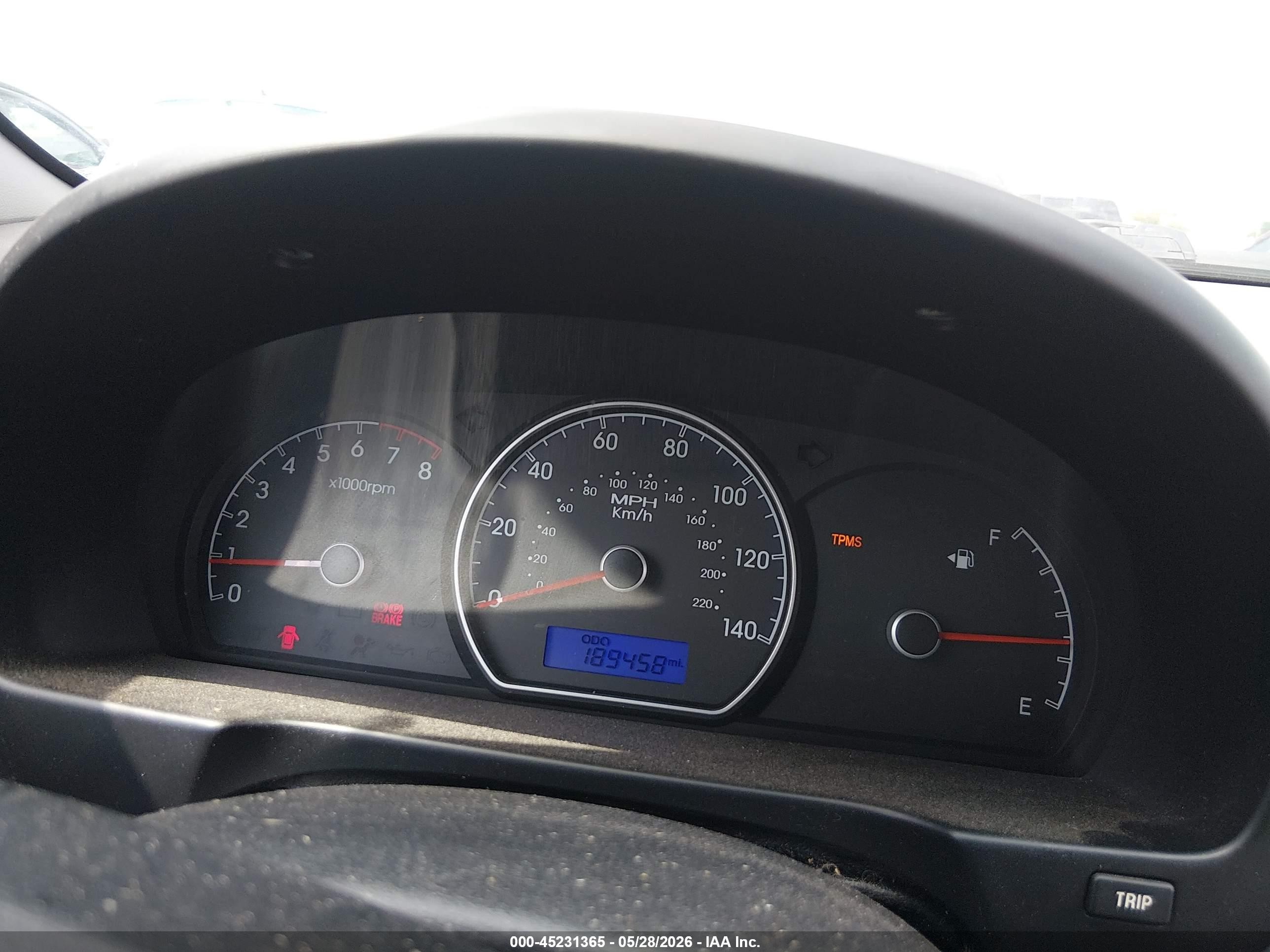 2010 Hyundai Elantra   Gray vin: KMHDU4AD1AU832029