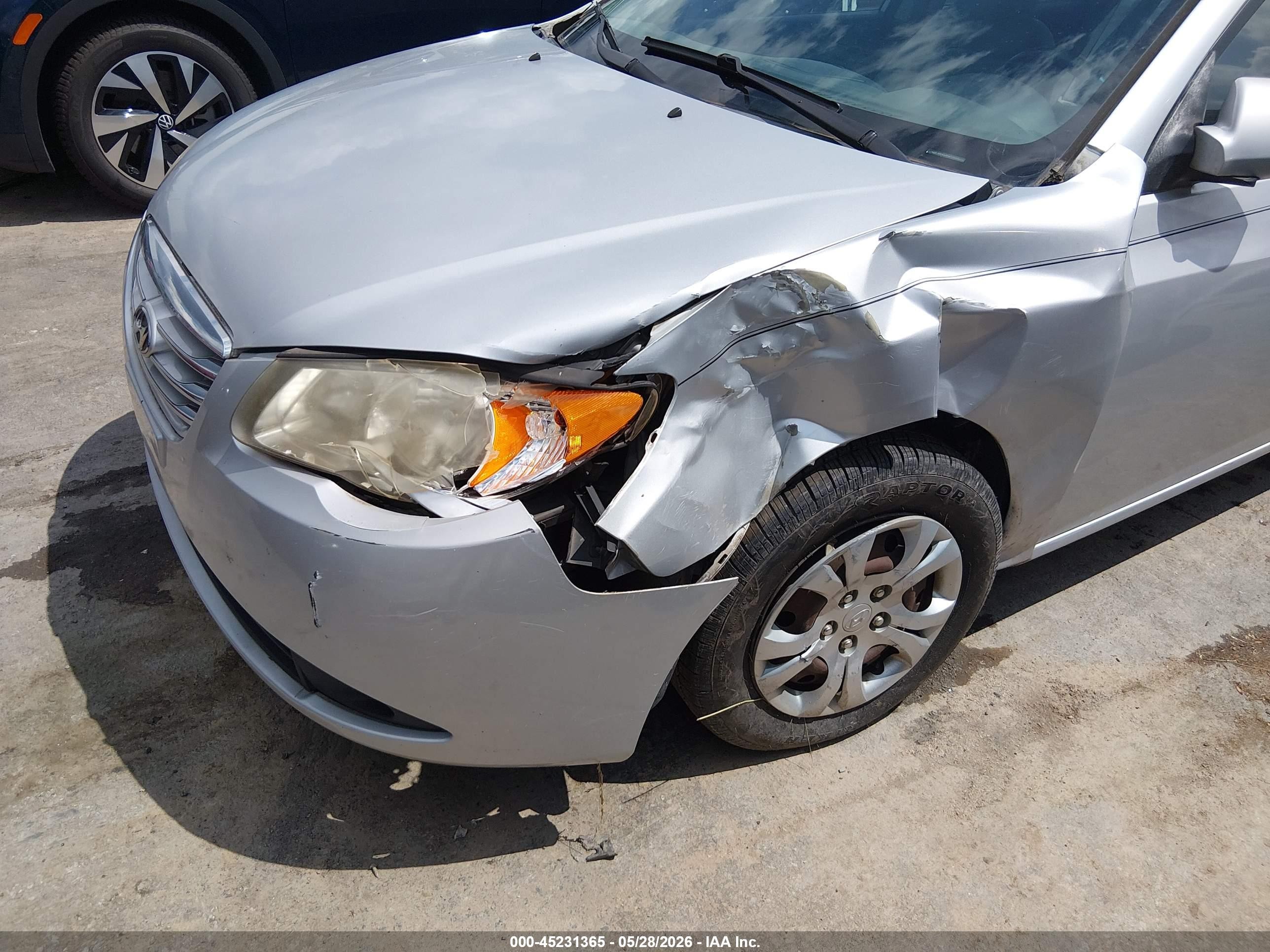 2010 Hyundai Elantra   Gray vin: KMHDU4AD1AU832029