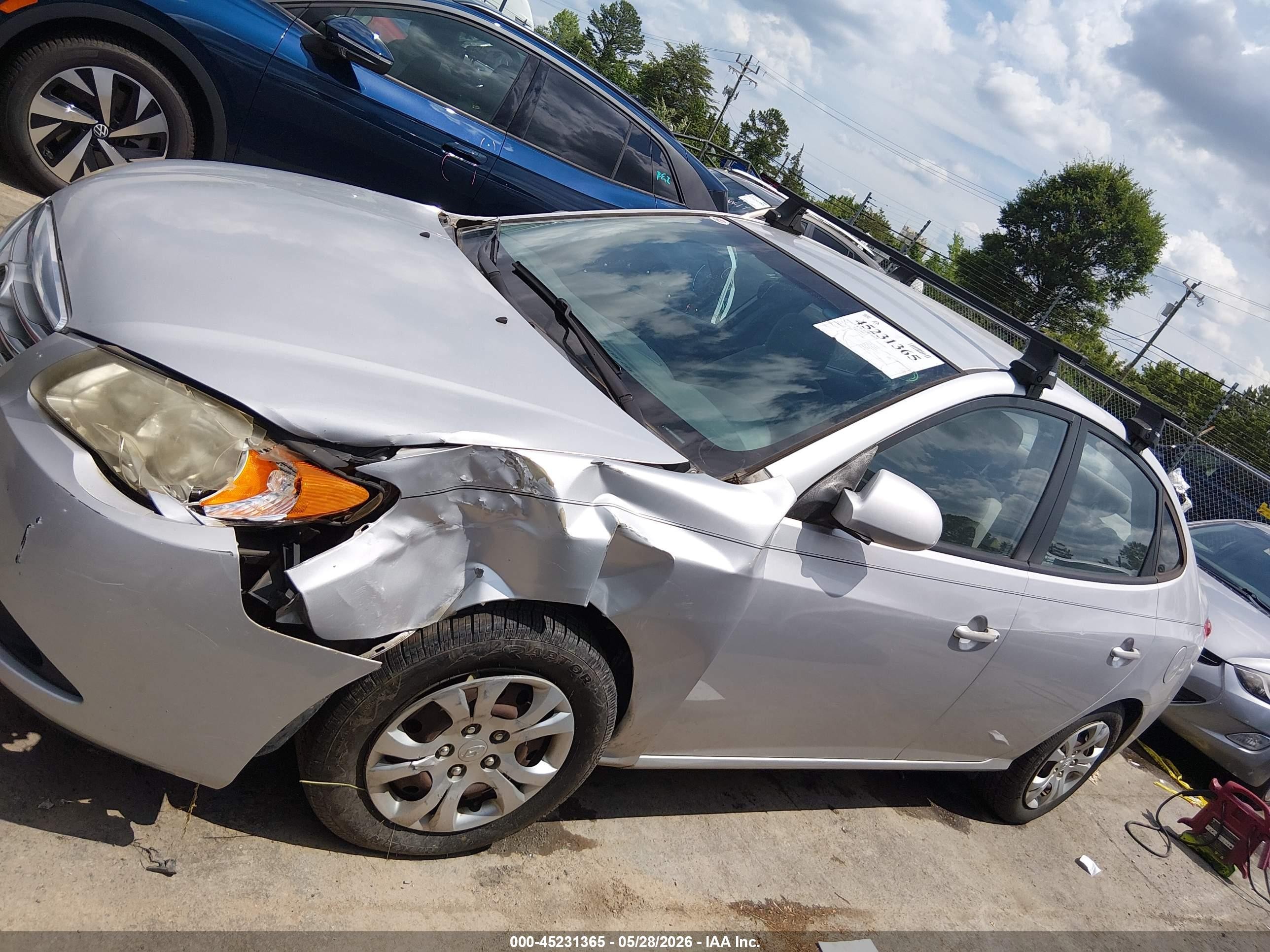 2010 Hyundai Elantra   Gray vin: KMHDU4AD1AU832029