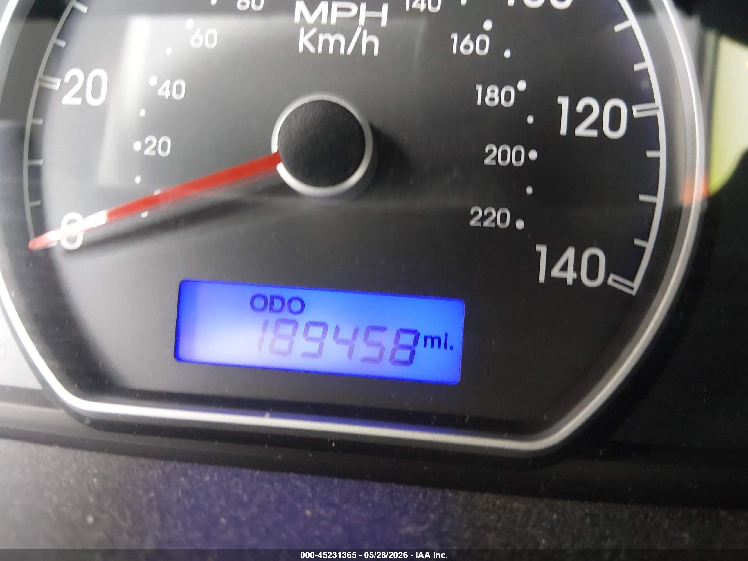 2010 Hyundai Elantra   Gray vin: KMHDU4AD1AU832029