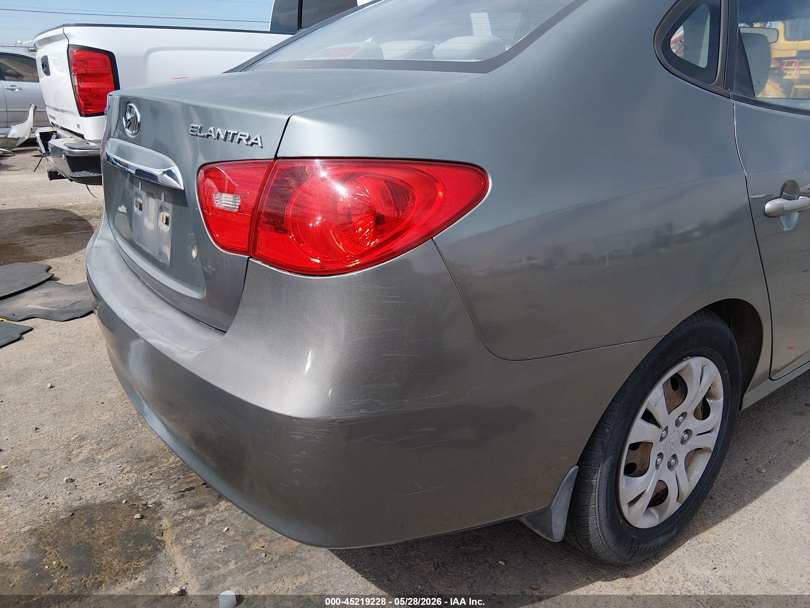 2010 Hyundai Elantra Gls Gray vin: KMHDU4AD2AU007374