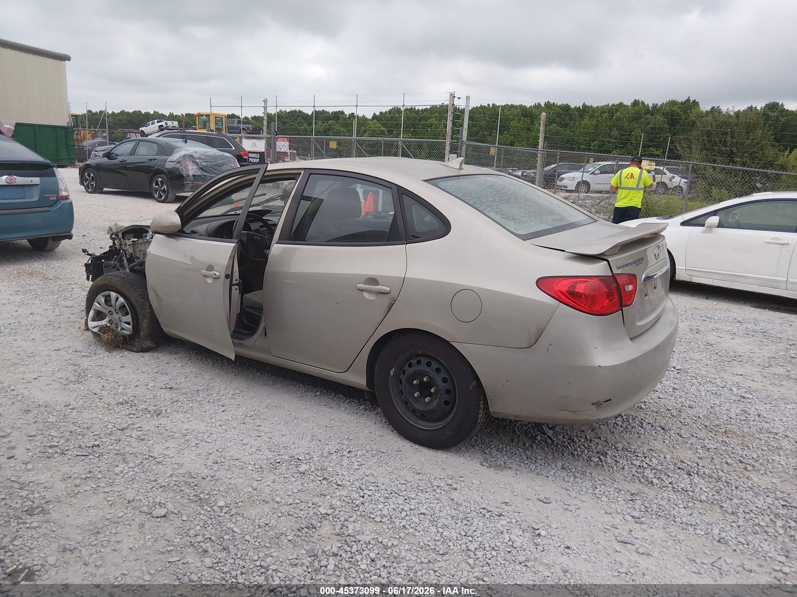 2010 Hyundai Elantra Gls Gold vin: KMHDU4AD2AU039550