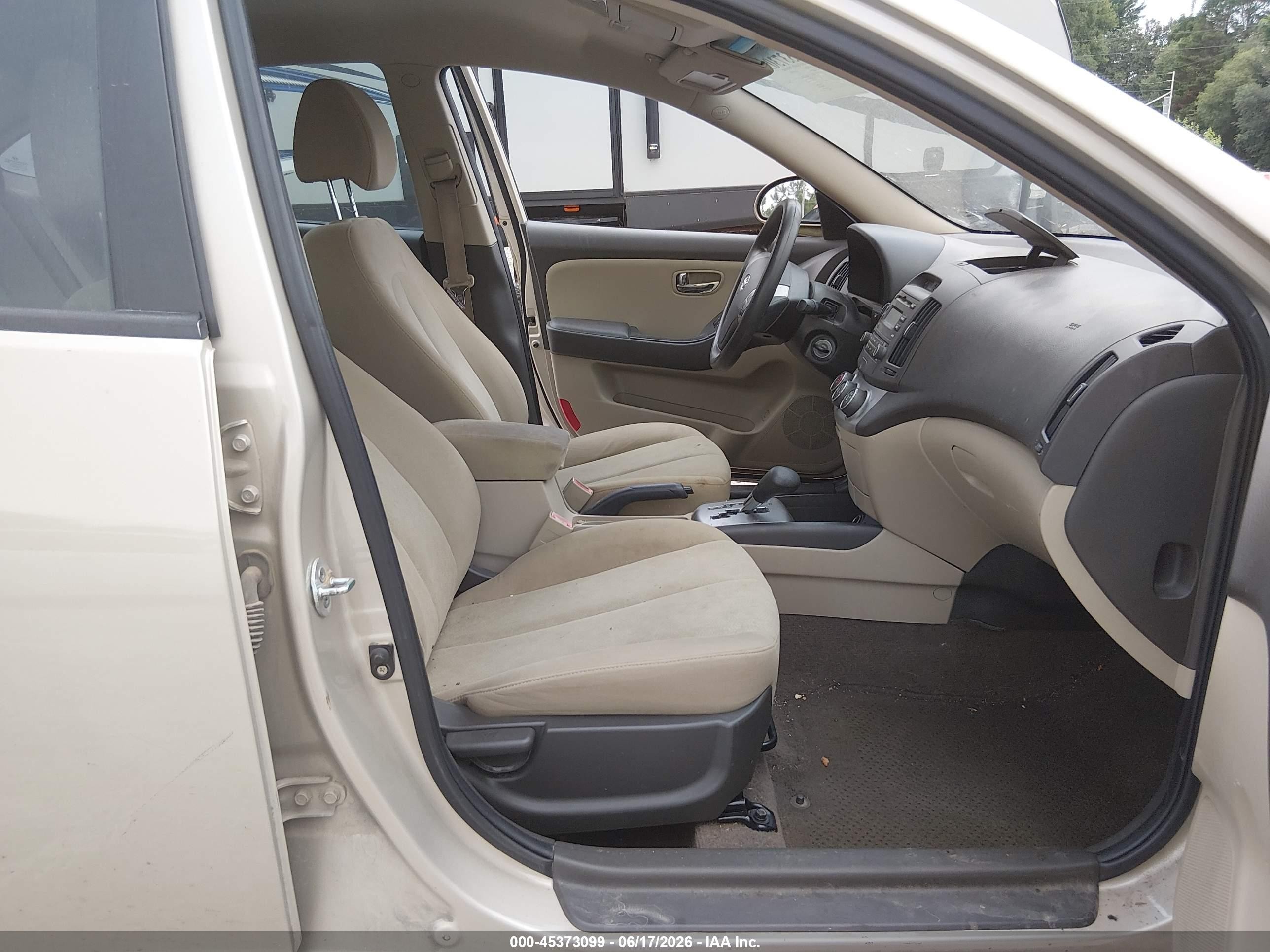 2010 Hyundai Elantra Gls Gold vin: KMHDU4AD2AU039550