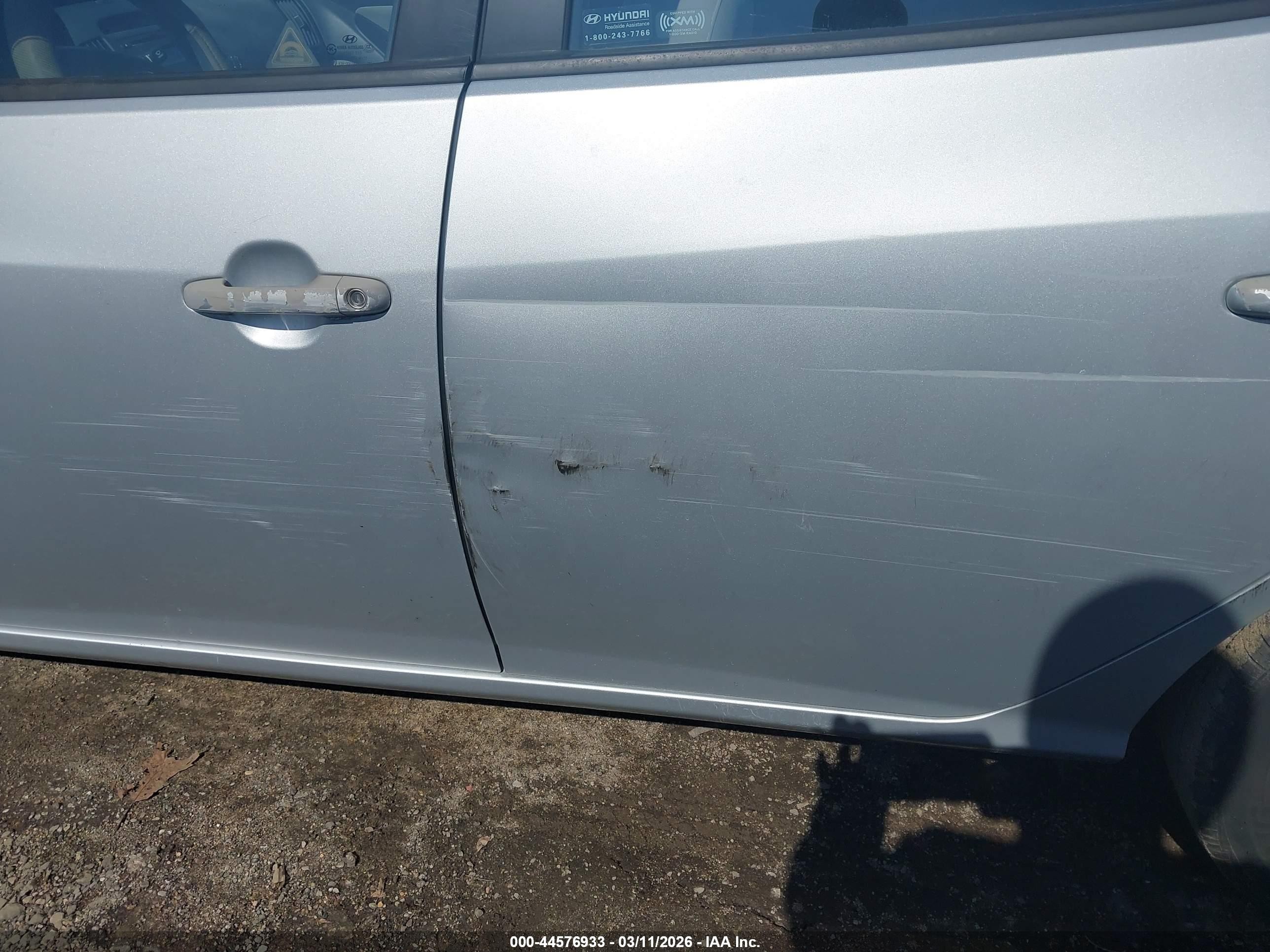 2010 Hyundai Elantra Gls Silver vin: KMHDU4AD2AU142757