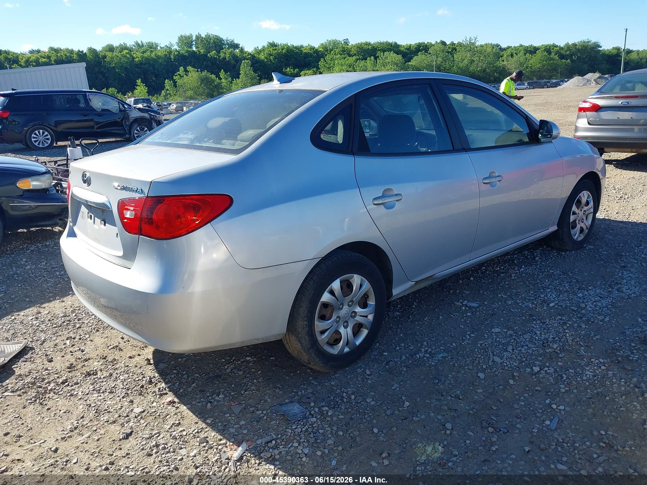 2010 Hyundai Elantra Gls Silver vin: KMHDU4AD2AU143066