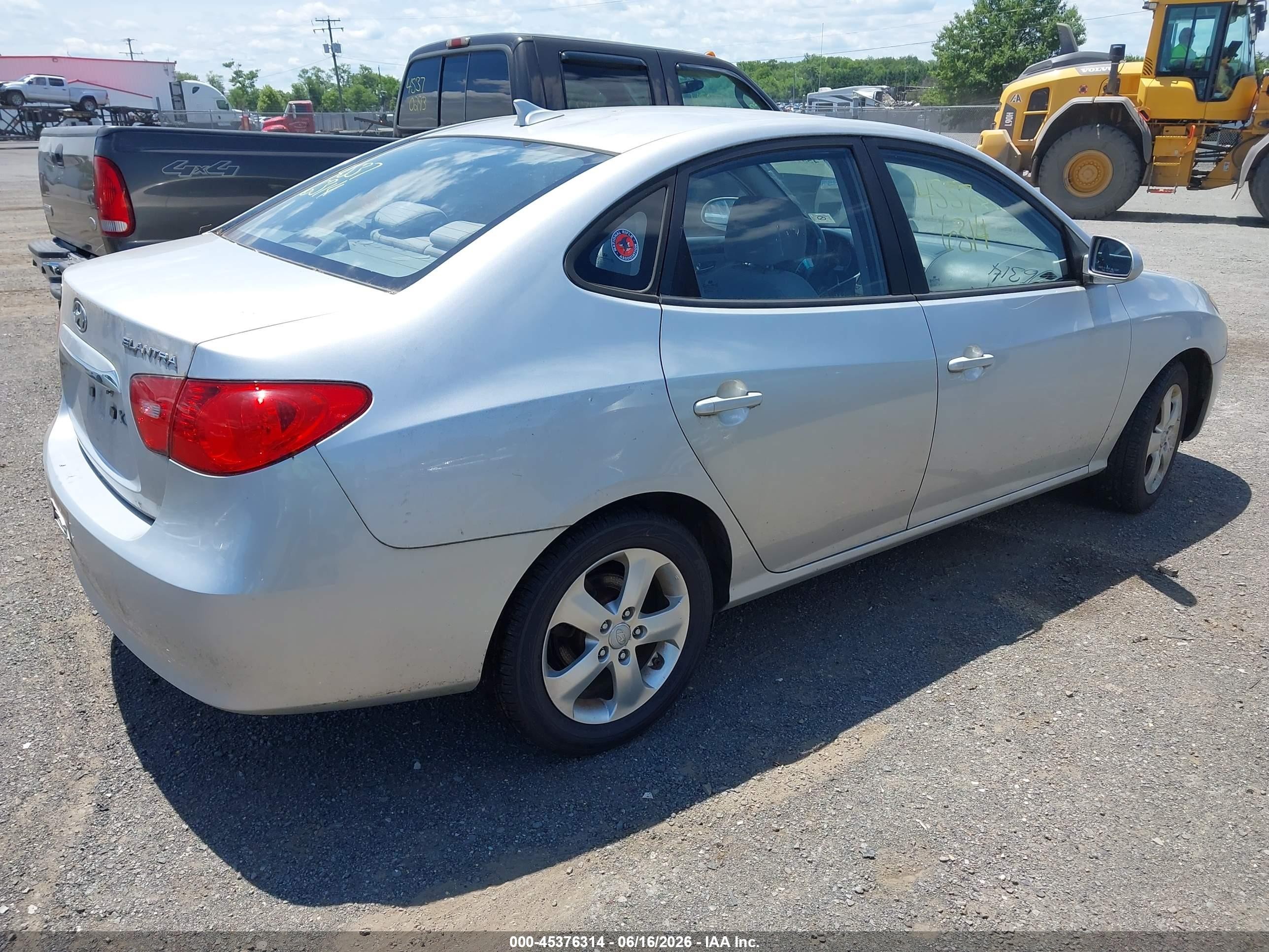 2010 Hyundai Elantra Se Silver vin: KMHDU4AD2AU207168