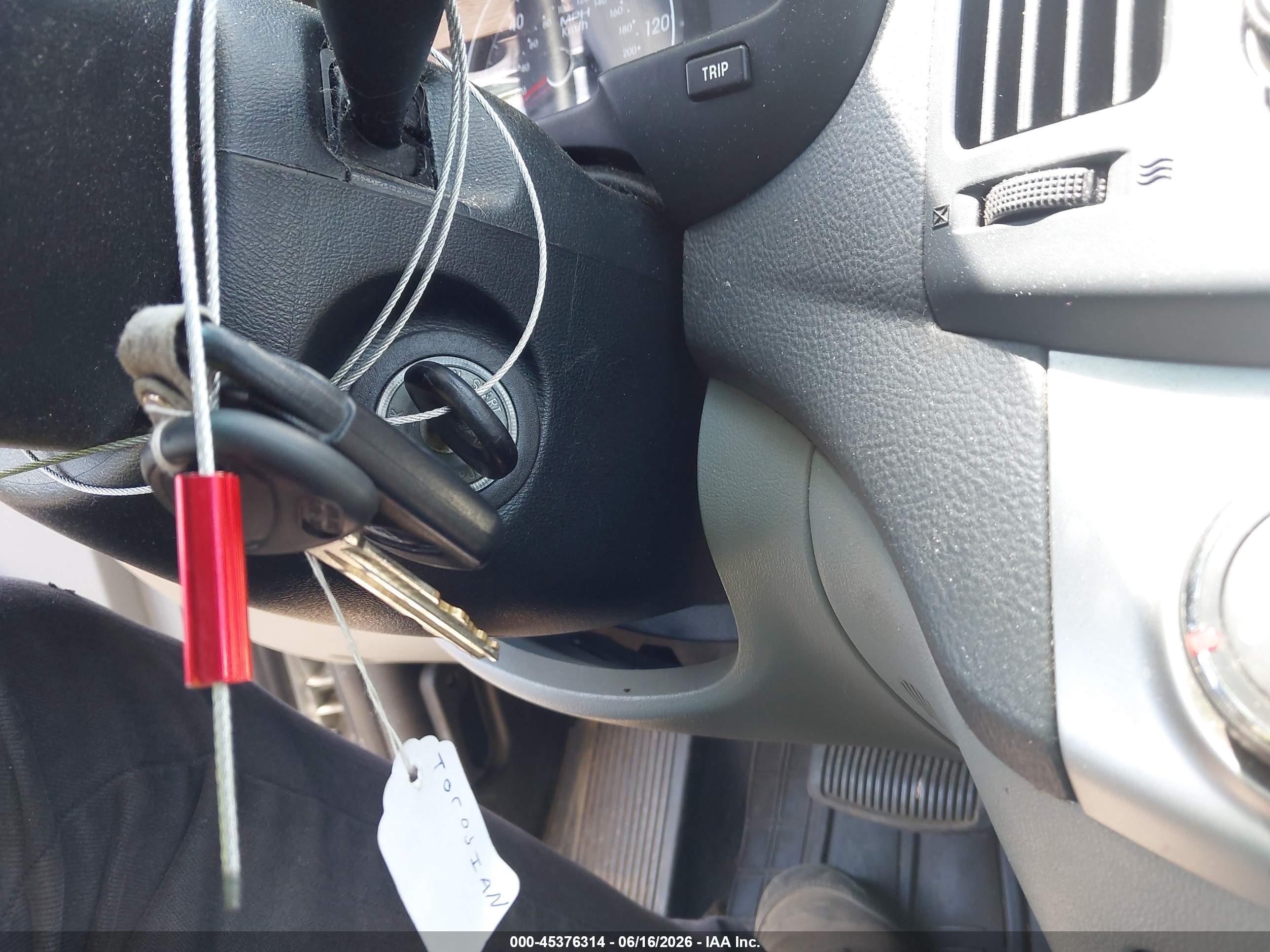 2010 Hyundai Elantra Se Silver vin: KMHDU4AD2AU207168