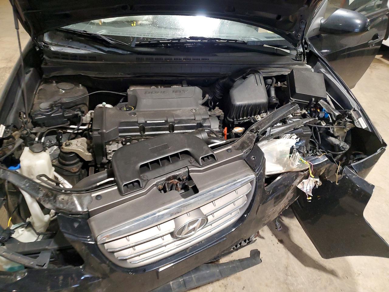 2010 Hyundai Elantra Blue Black vin: KMHDU4AD2AU827700